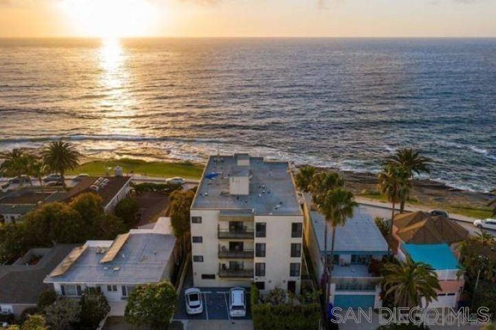 La Jolla, CA 92037,457 Coast Blvd #403