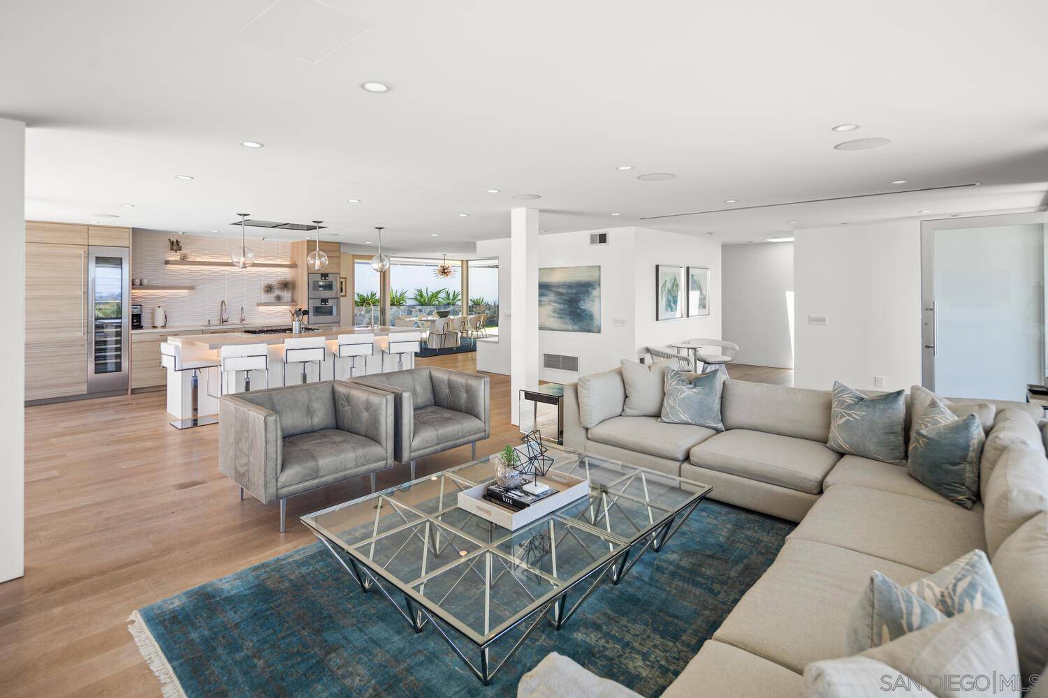La Jolla, CA 92037,7502 Hillside Dr