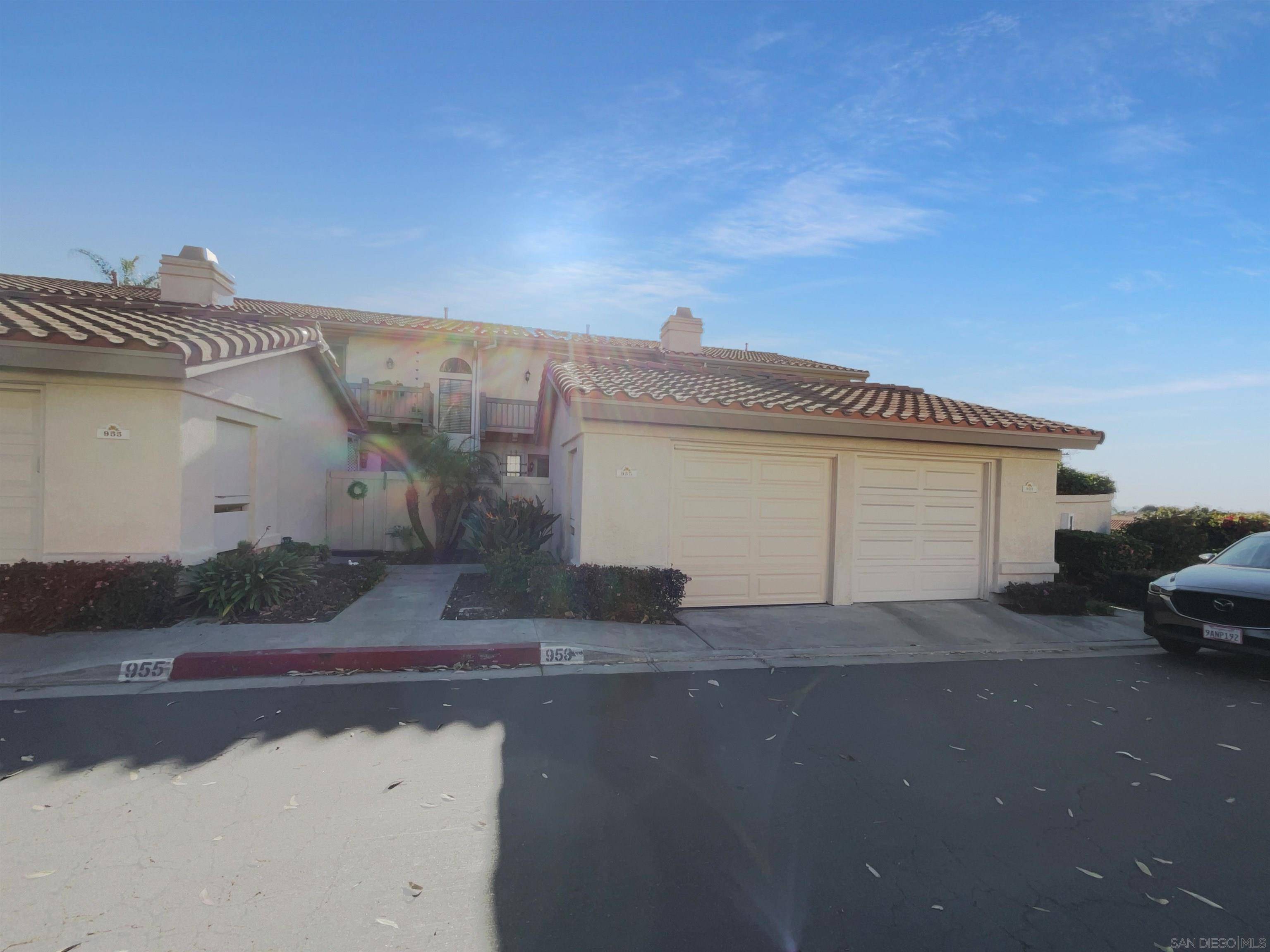 Carlsbad, CA 92011,953 Boxwood Ct