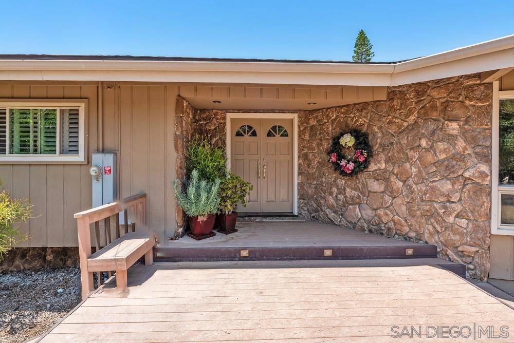 Poway, CA 92064,13976 Sagewood Drive