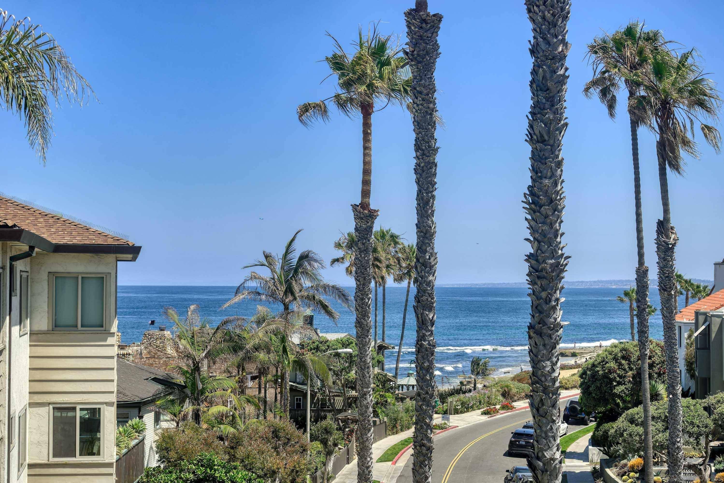 La Jolla, CA 92037,220 Coast Blvd #3D