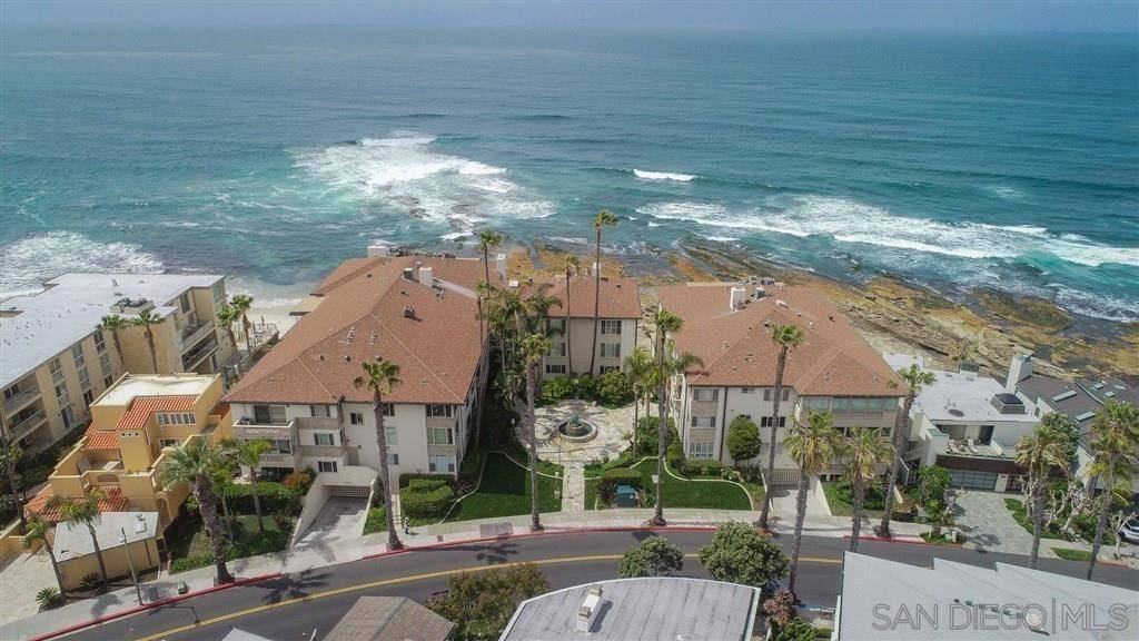 La Jolla, CA 92037,220 Coast Blvd #3D