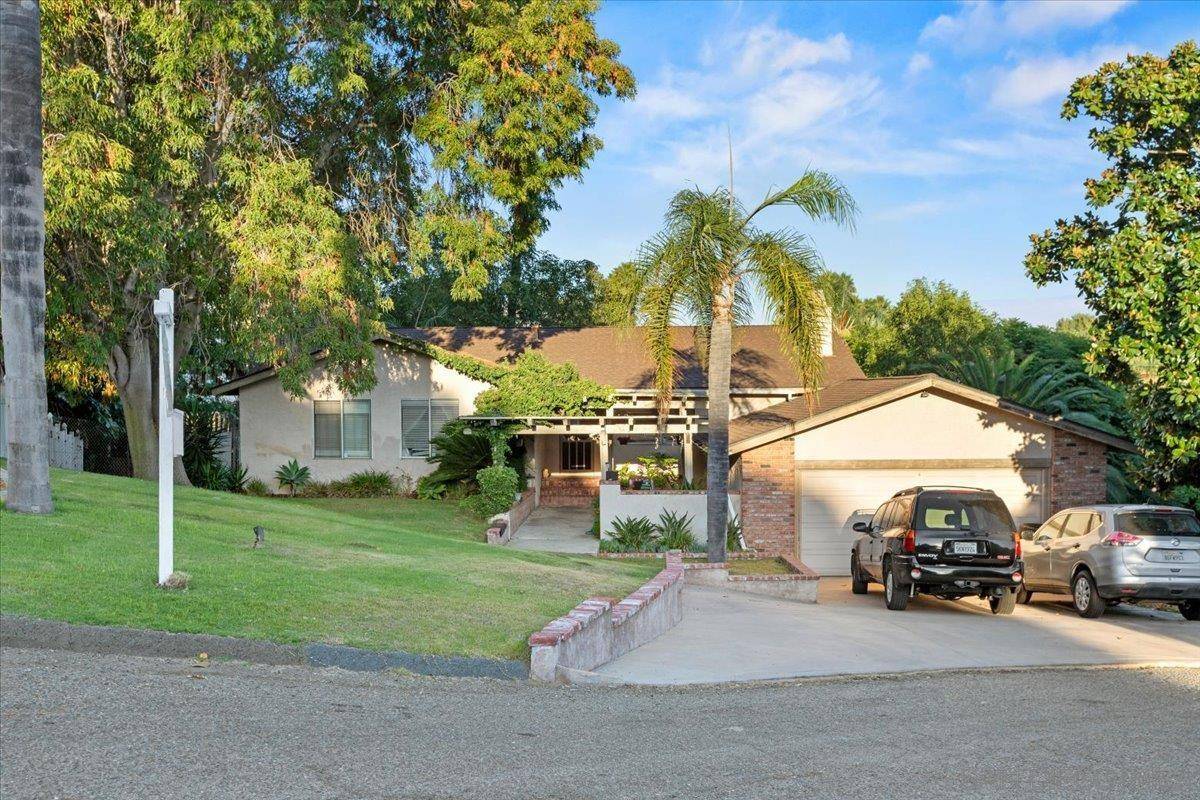 Vista, CA 92084,1308 Pepper Tree Lane