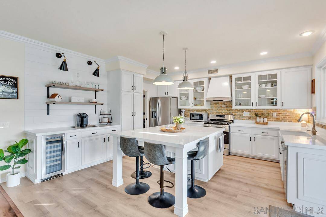 Murrieta, CA 92562,37373 Deep Wood Dr