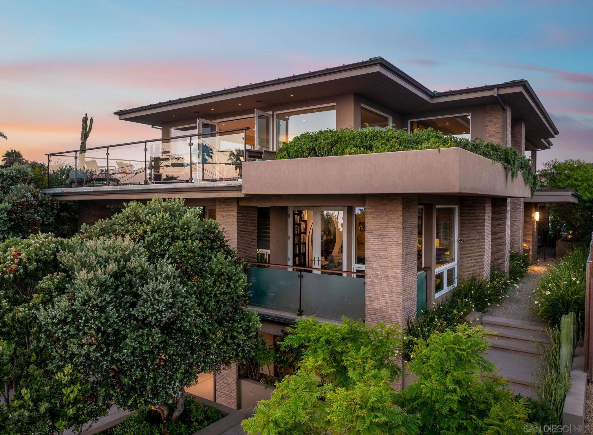 Encinitas, CA 92024,1521 Neptune Ave