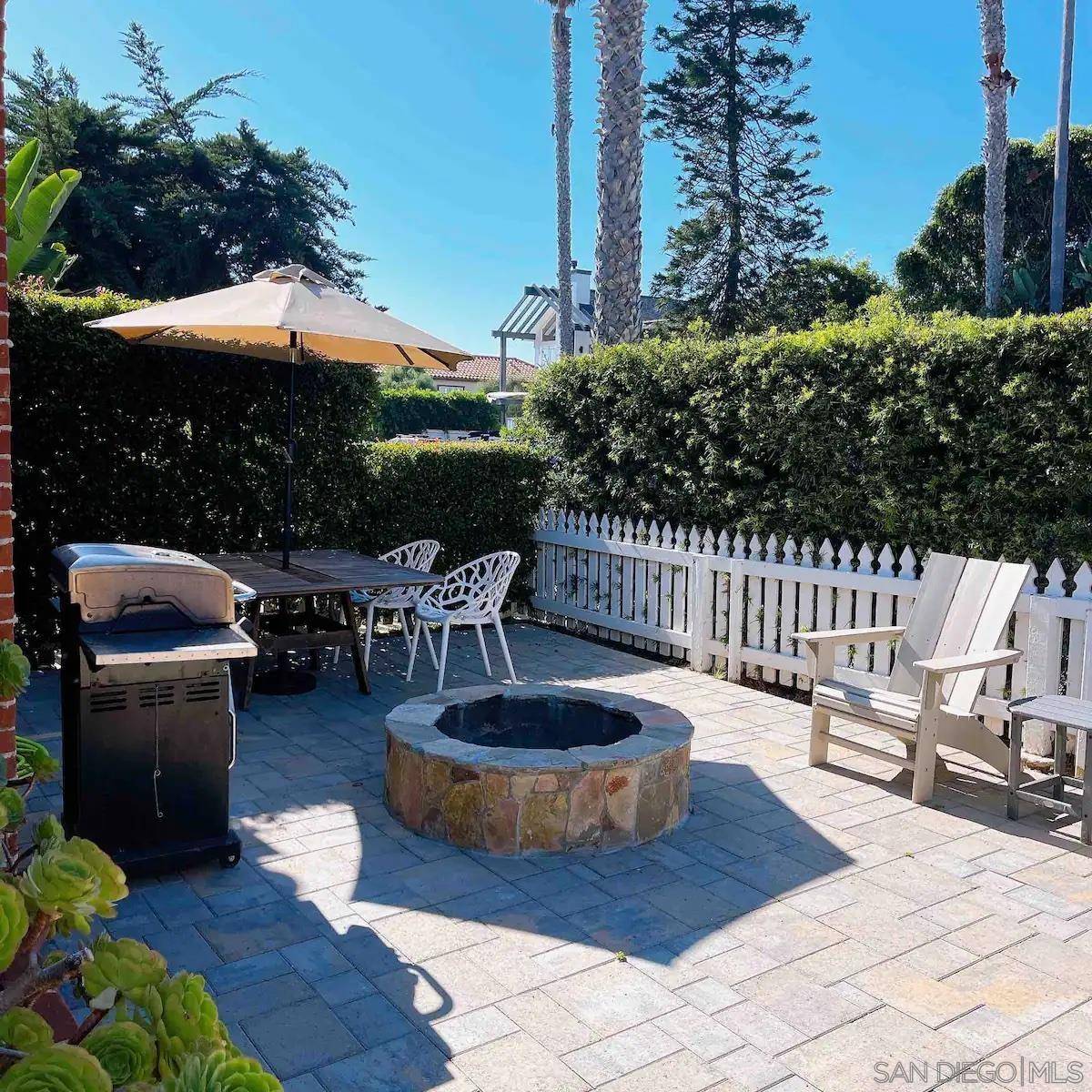 La Jolla, CA 92037,313-319 Nautilus st