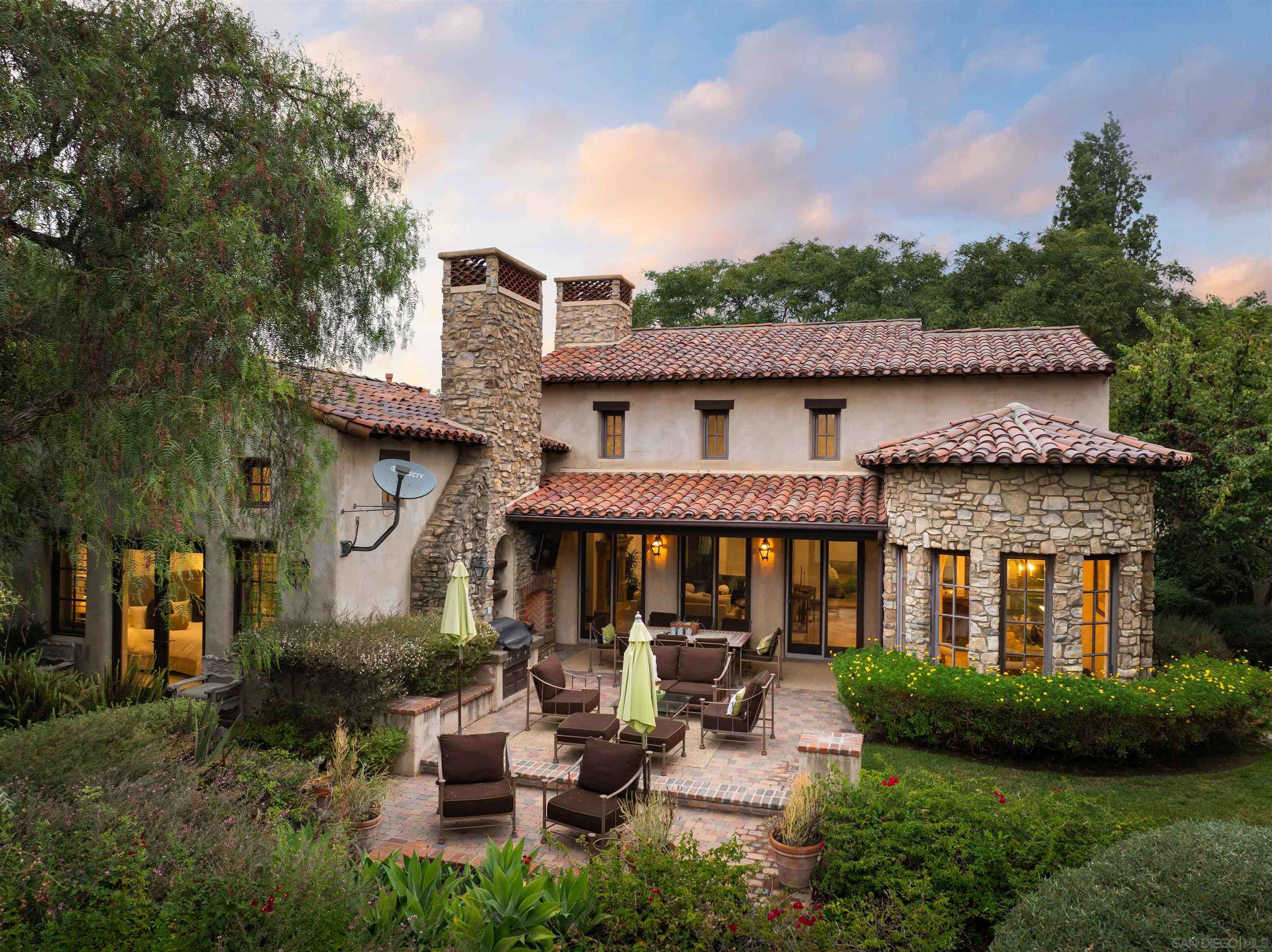 Rancho Santa Fe, CA 92091,6833 Calle Portone