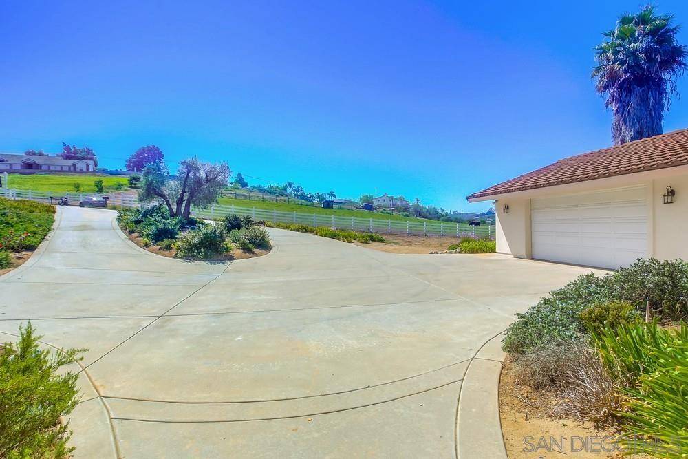 Fallbrook, CA 92028,2231 Creekview Ln