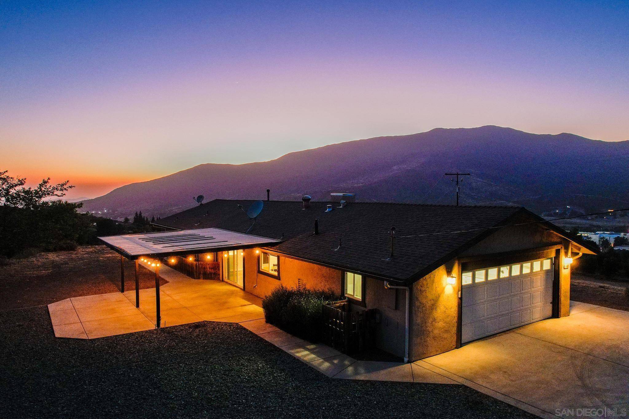 Alpine, CA 91901,1512 Casa De Roca Way