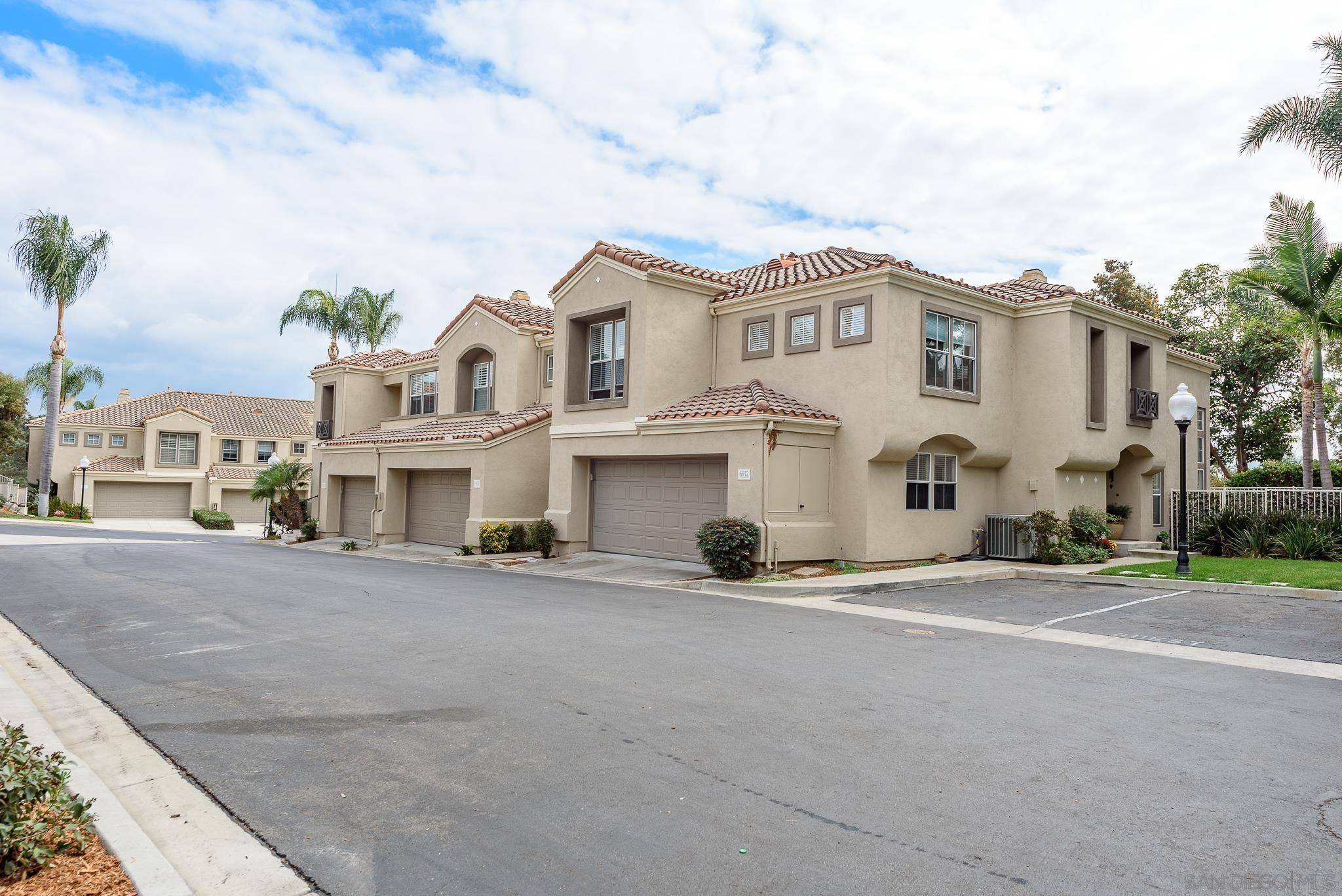 Carlsbad, CA 92011,6912 Avocet Ct