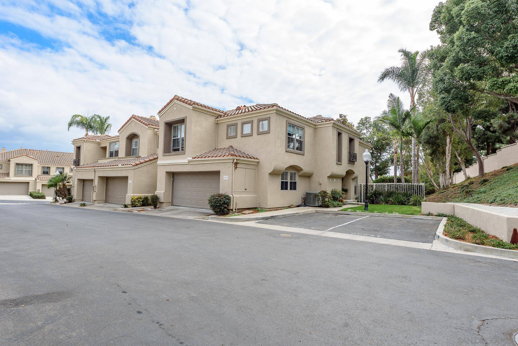 Carlsbad, CA 92011,6912 Avocet Ct