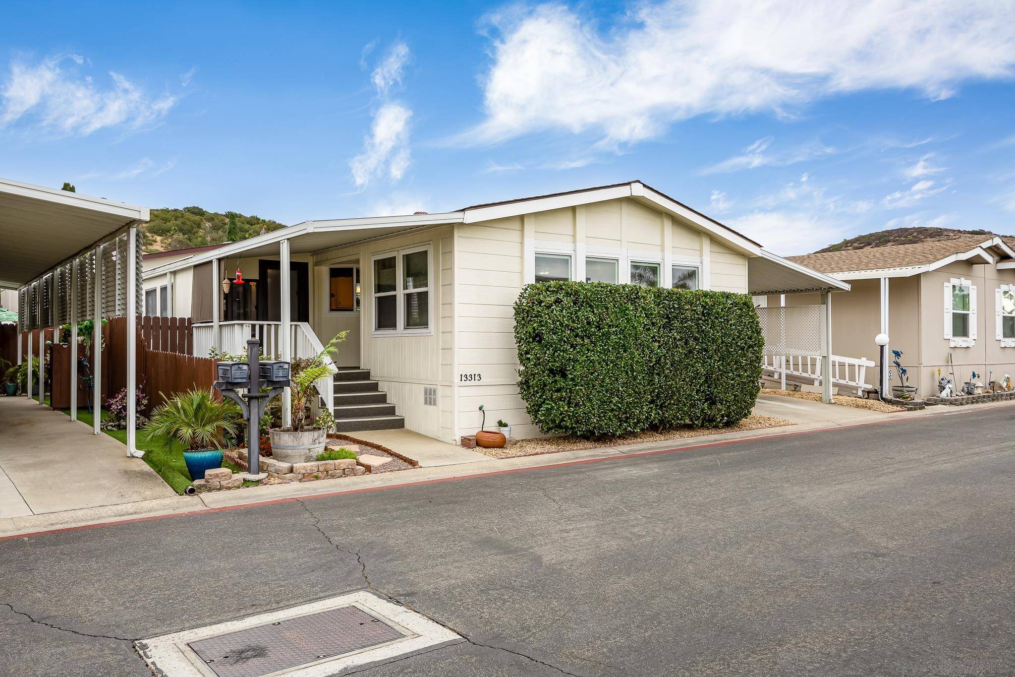 Poway, CA 92064,13313 Casa Vista St #92