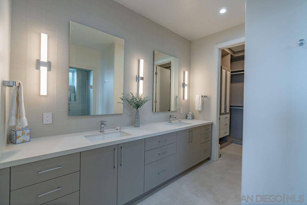 La Jolla, CA 92037,1001 La Jolla Rancho Rd