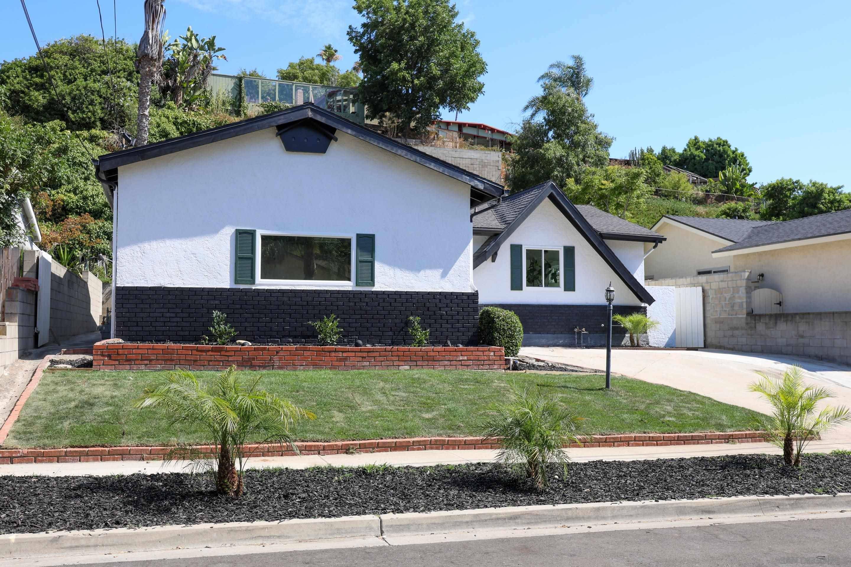 La Mesa, CA 91942,4421 68Th St