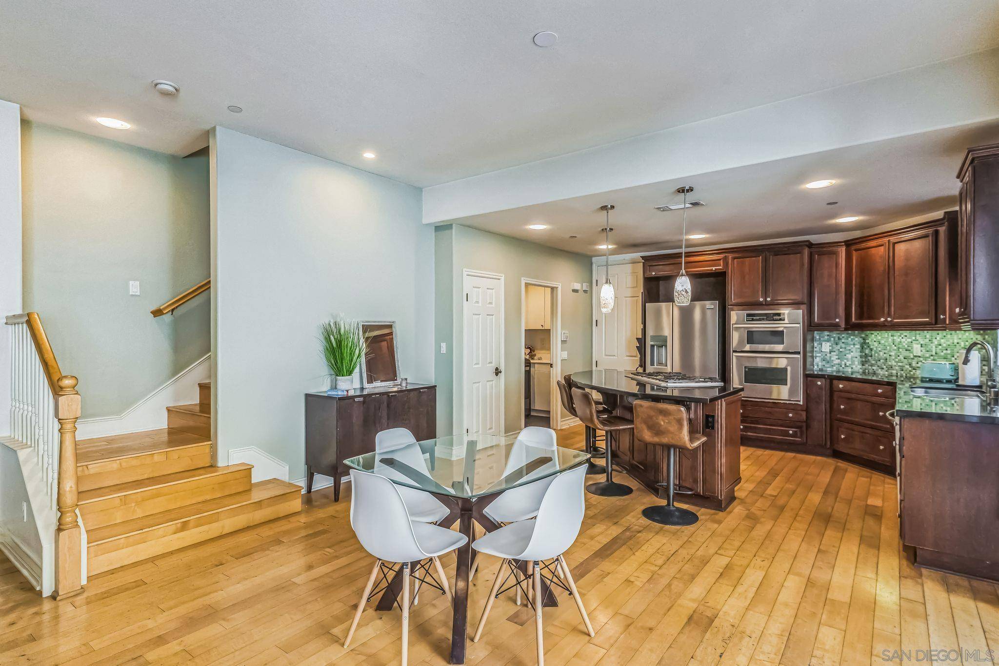 Solana Beach, CA 92075,505 N Cedros