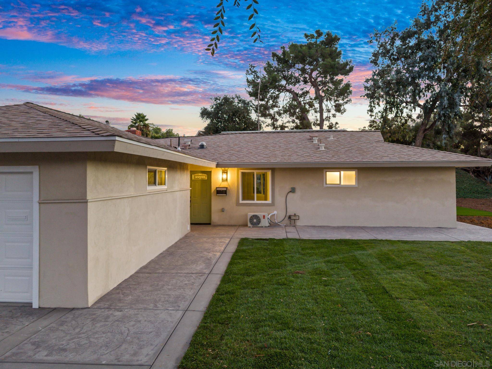 Poway, CA 92064,12401 Metate Ln