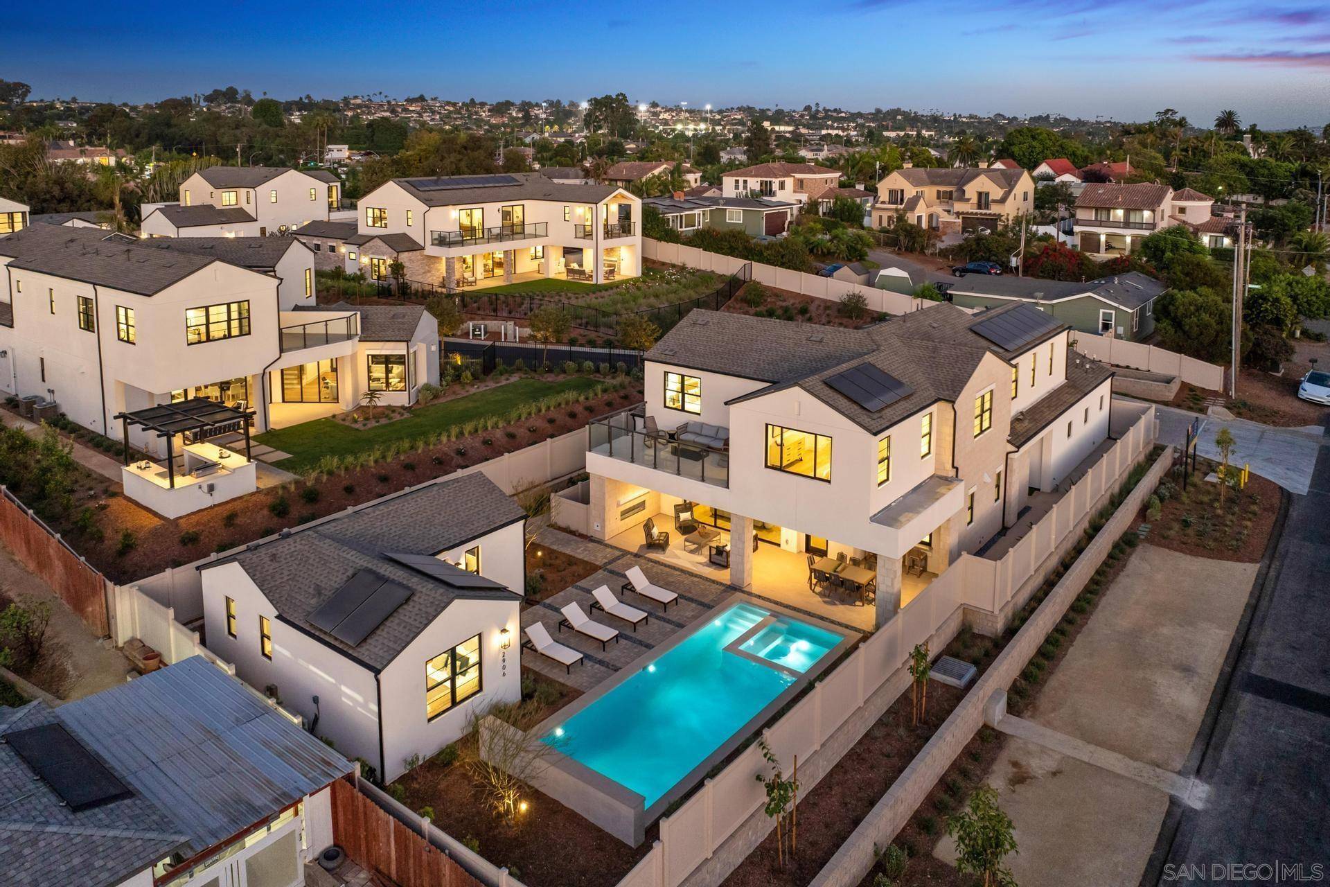 Carlsbad, CA 92008,2910 Highland Dr.