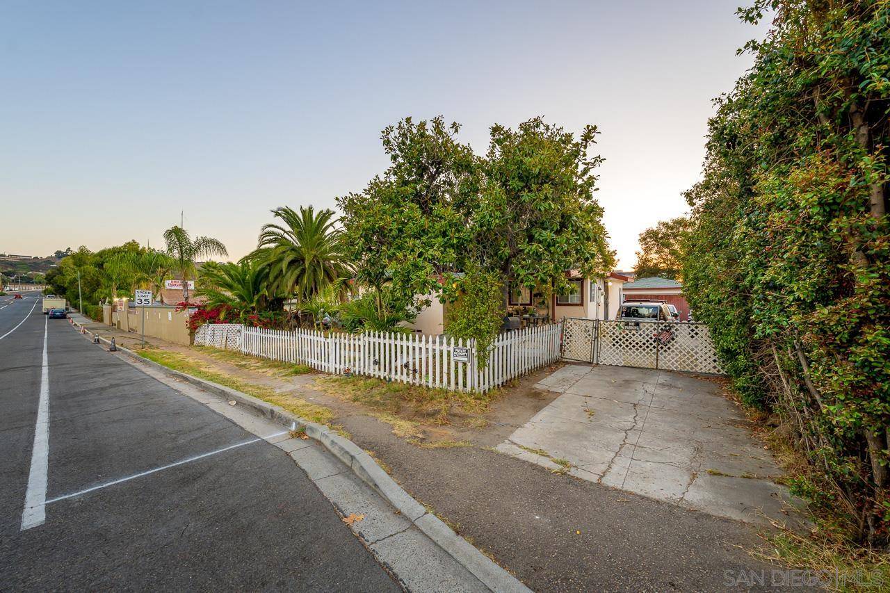 Lemon Grove, CA 91945,7968-70 BROADWAY