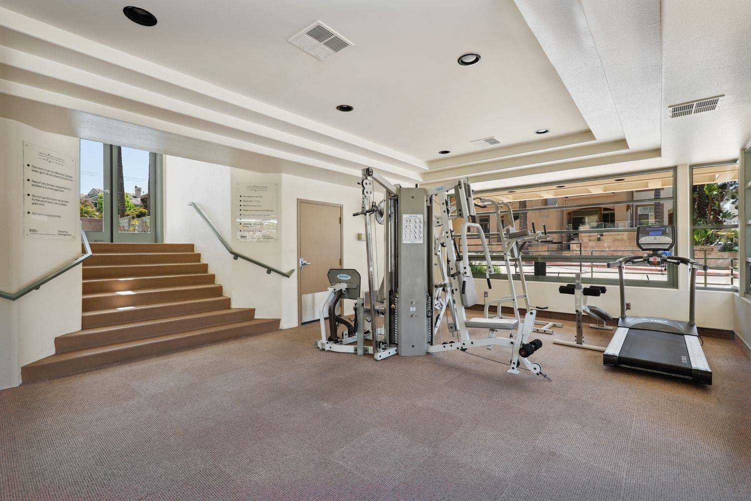 San Diego, CA 92130,12626 Carmel Country Rd #96