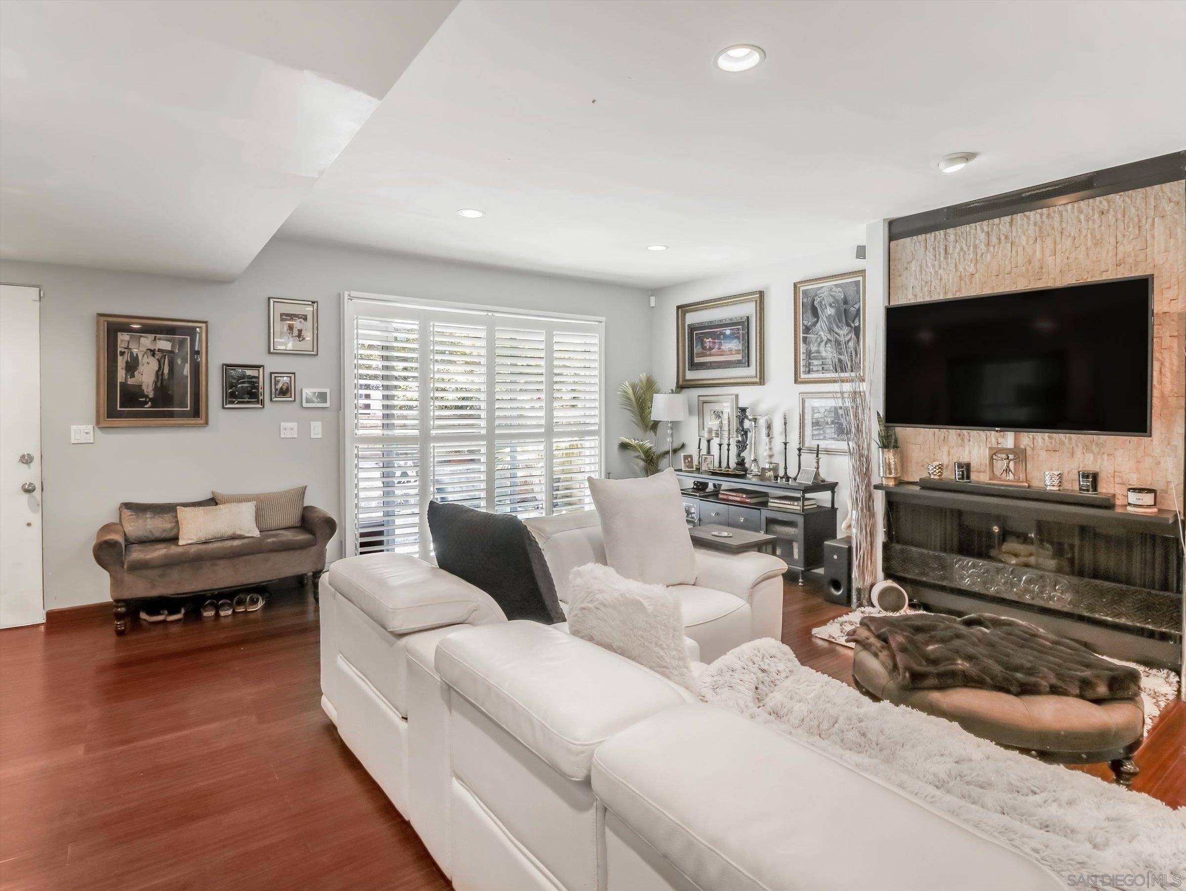 Marina Del Rey, CA 90292,4804 La Villa Marina #J
