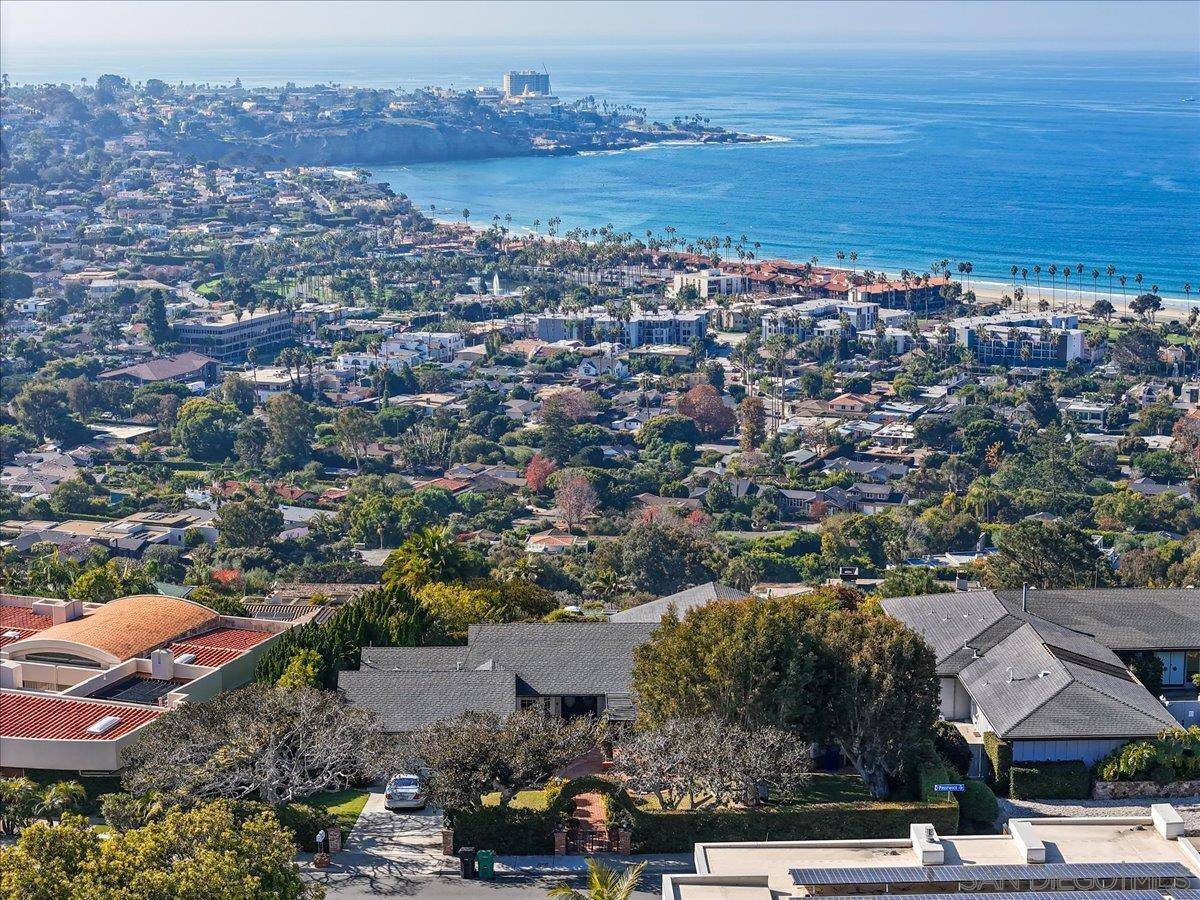 La Jolla, CA 92037,8294 Prestwick Dr