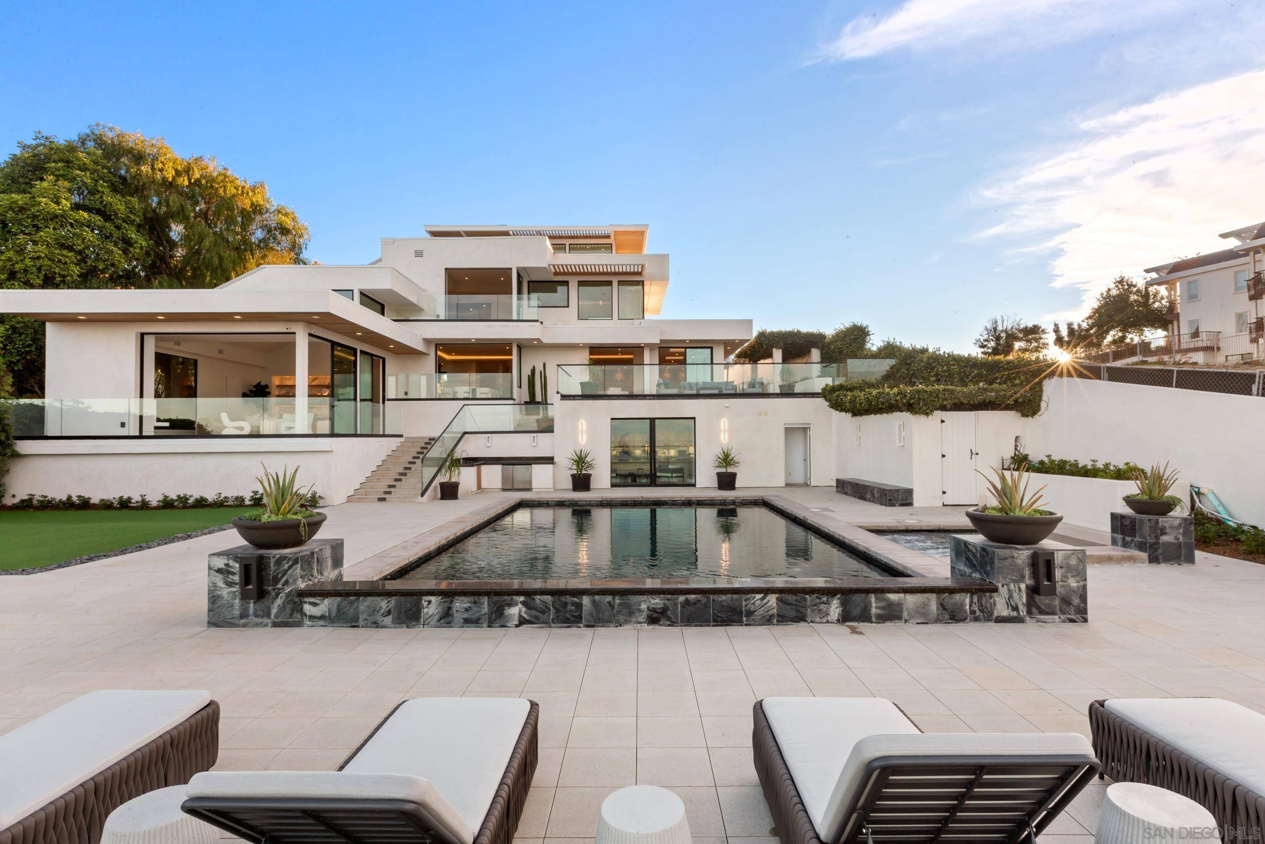 La Jolla, CA 92037,2082 Via Casa Alta