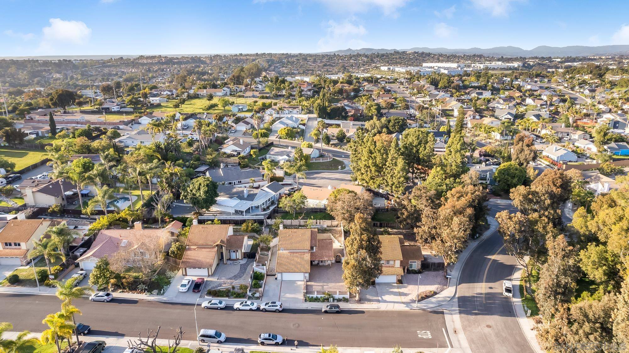 Vista, CA 92083,1713 Cameo Dr