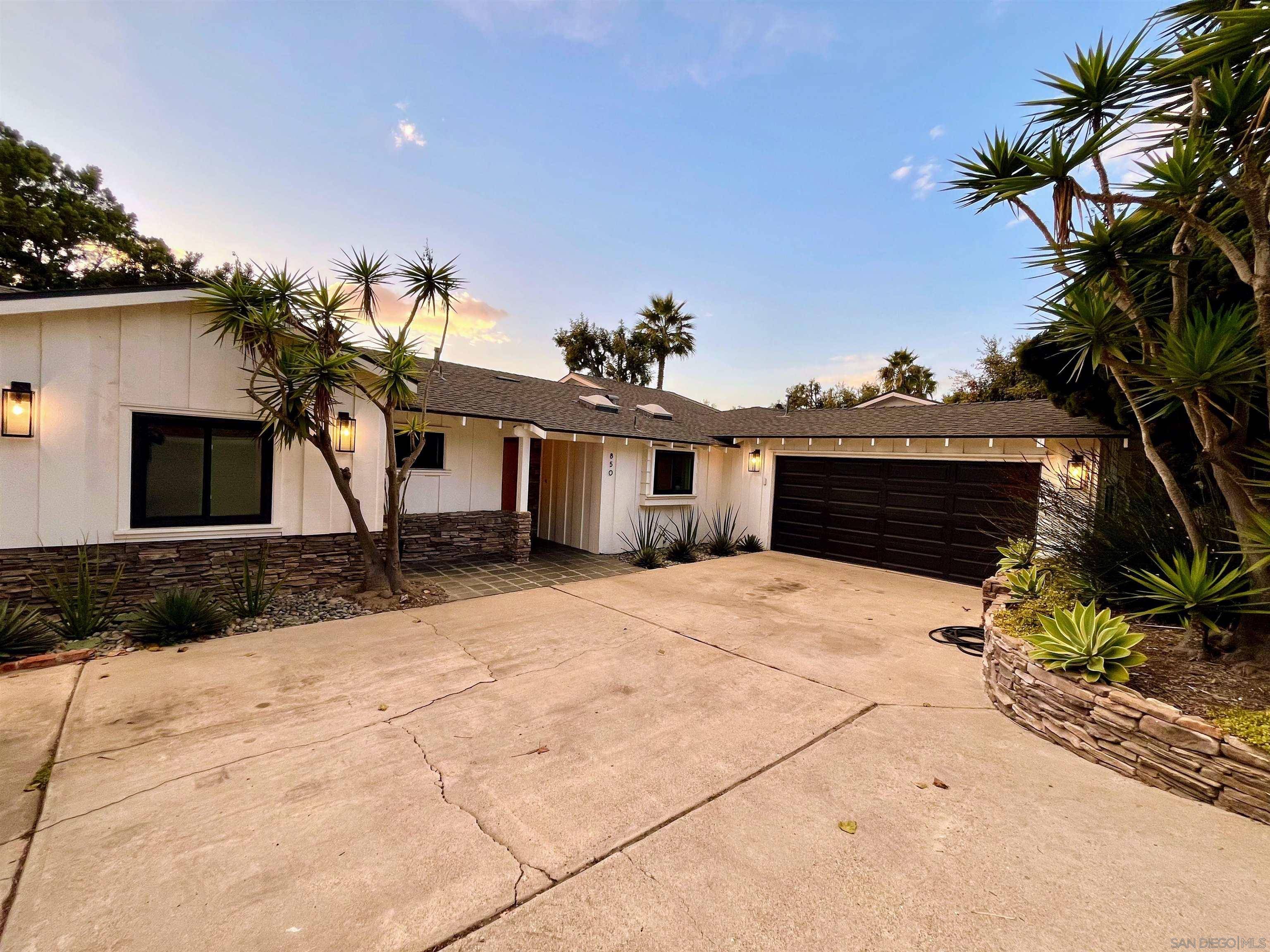 Encinitas, CA 92024,850 Hygeia Ave.