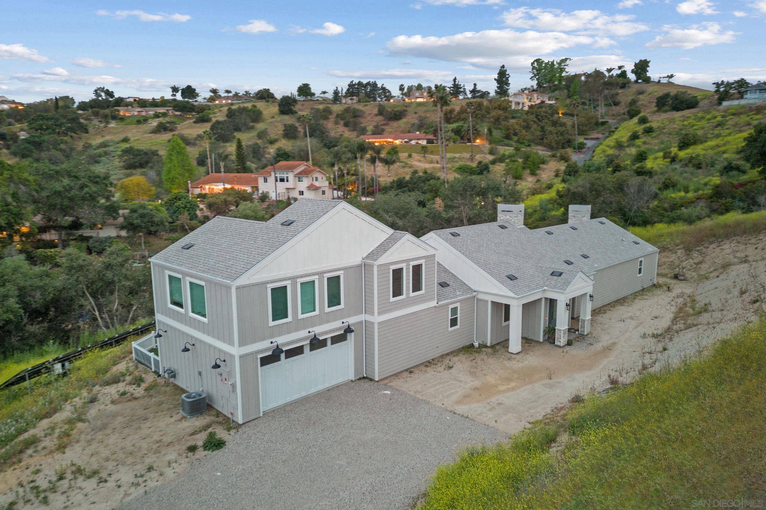 Fallbrook, CA 92028,2747 Via Del Robles