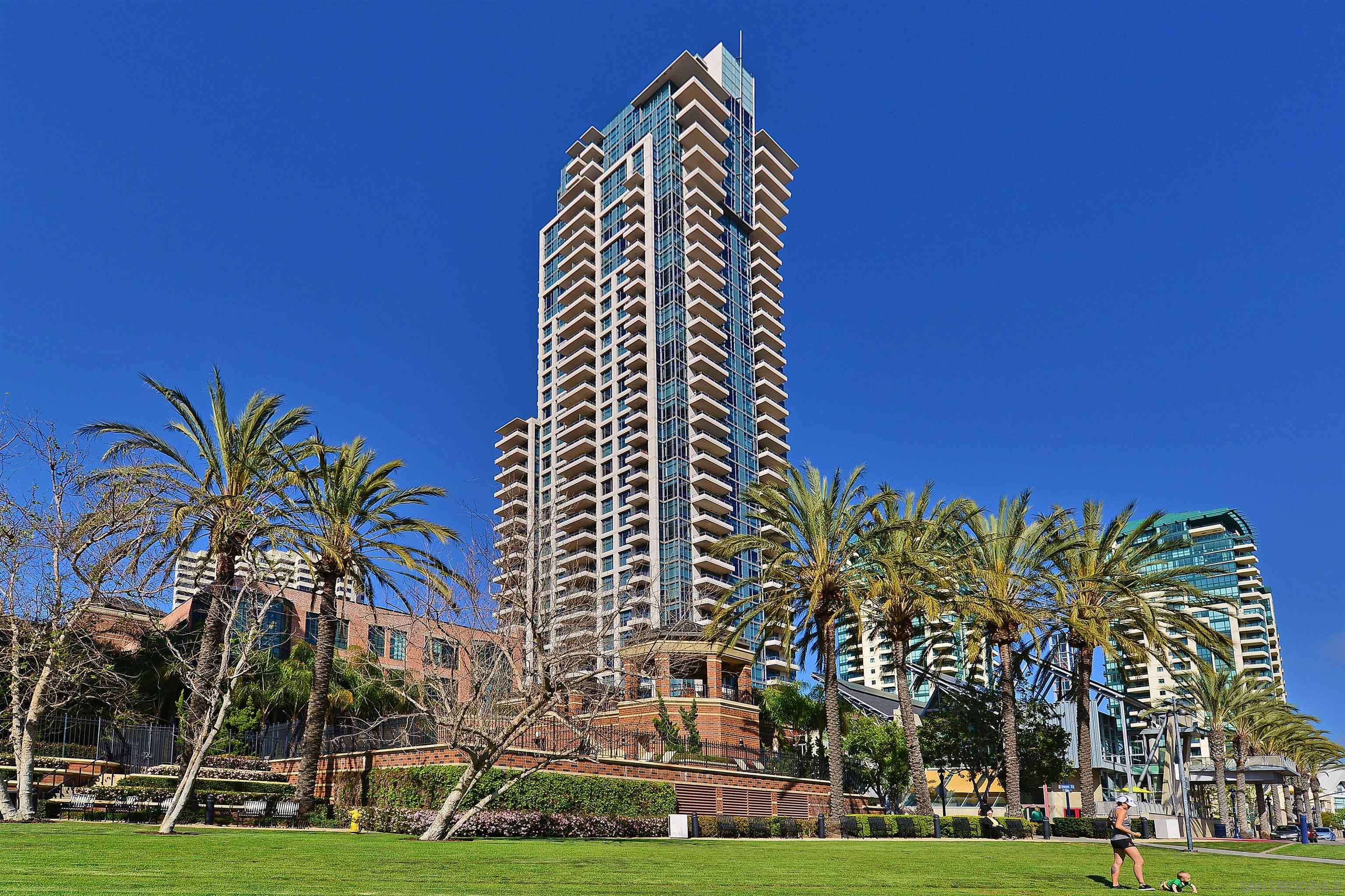 San Diego, CA 92101,550 Front St #404