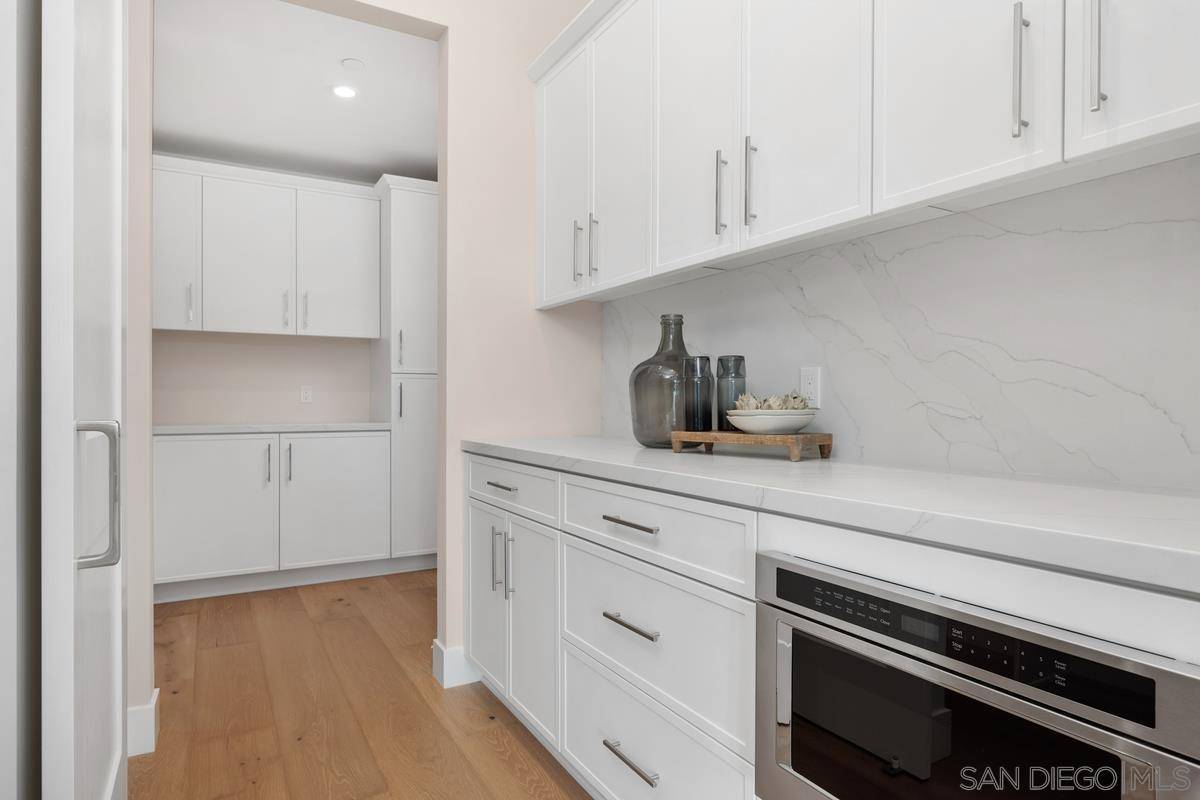 Oceanside, CA 92054,1645 Hunsaker St