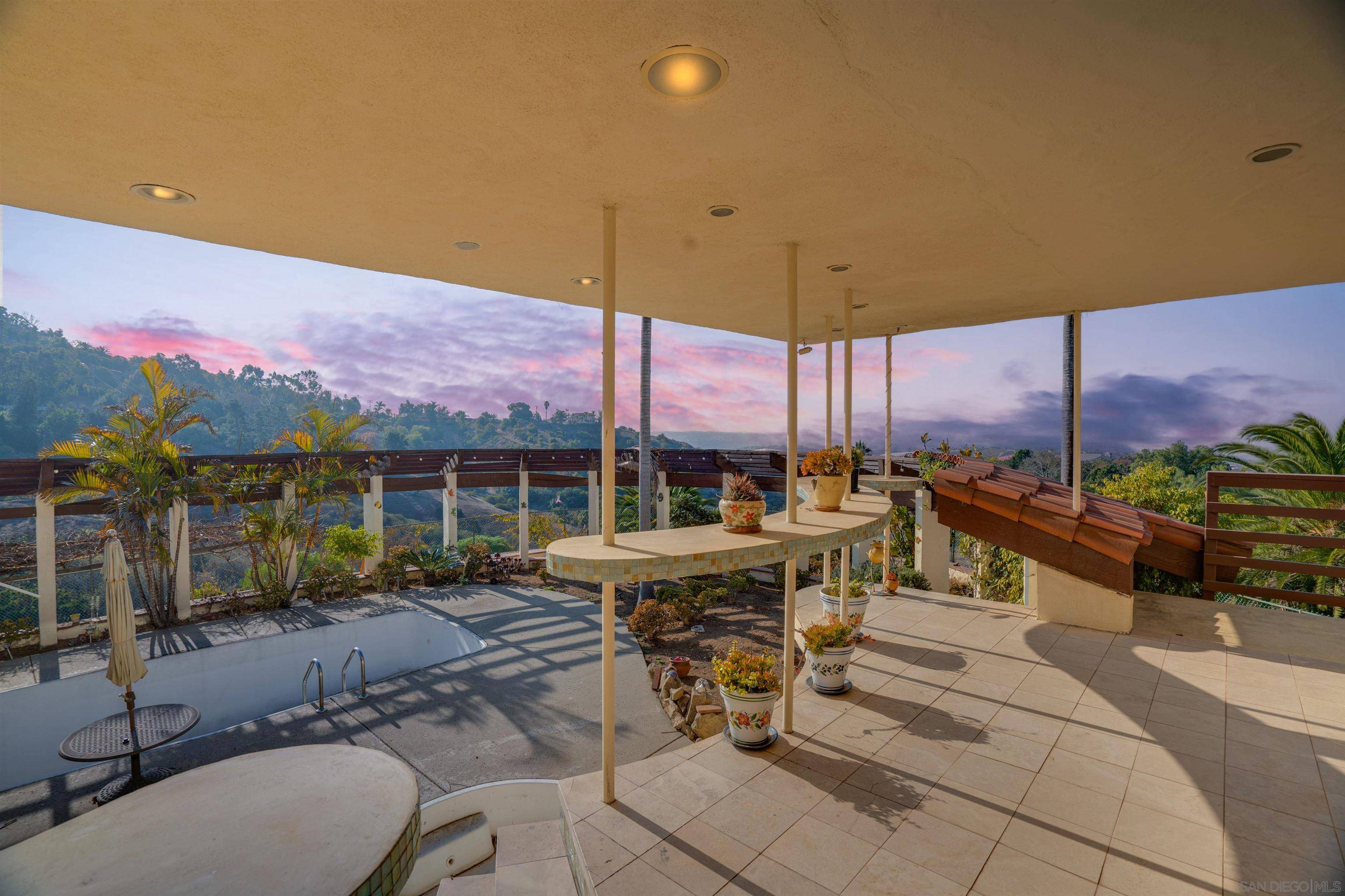 Fallbrook, CA 92028,1510 Wilshire Rd