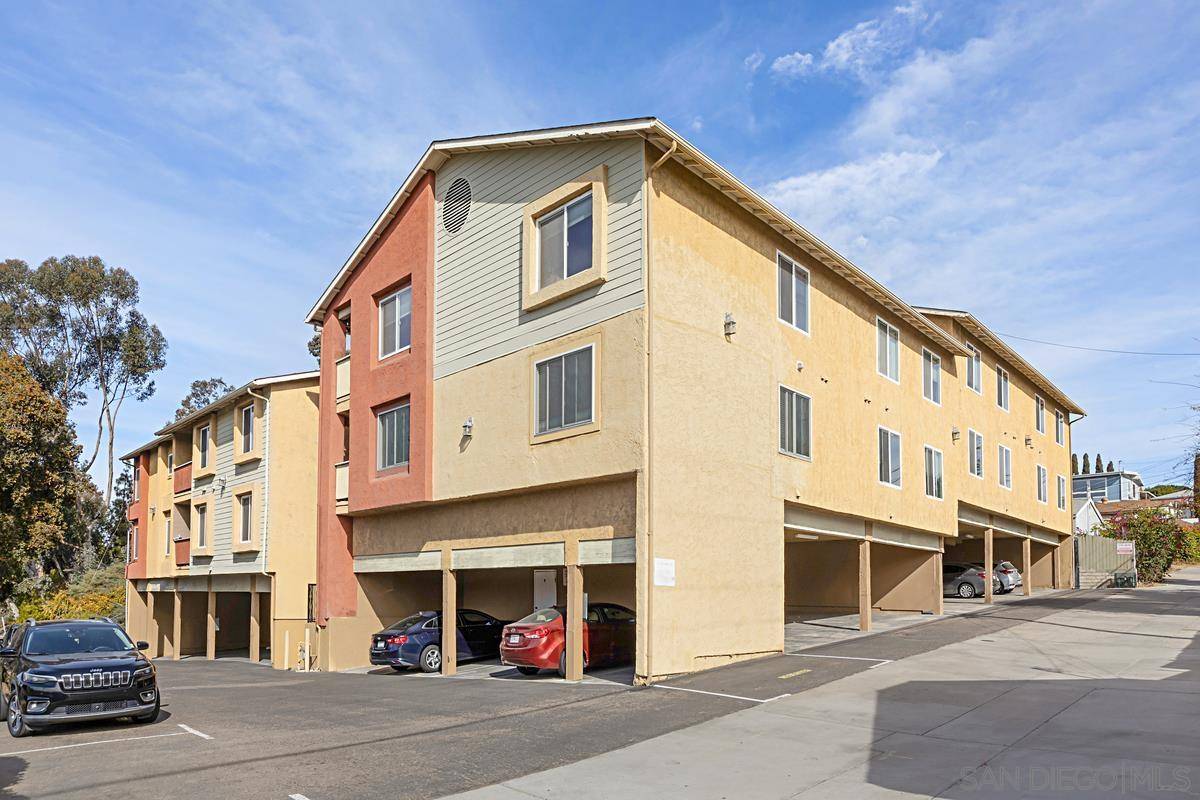 San Diego, CA 92115,7003 Saranac St #108