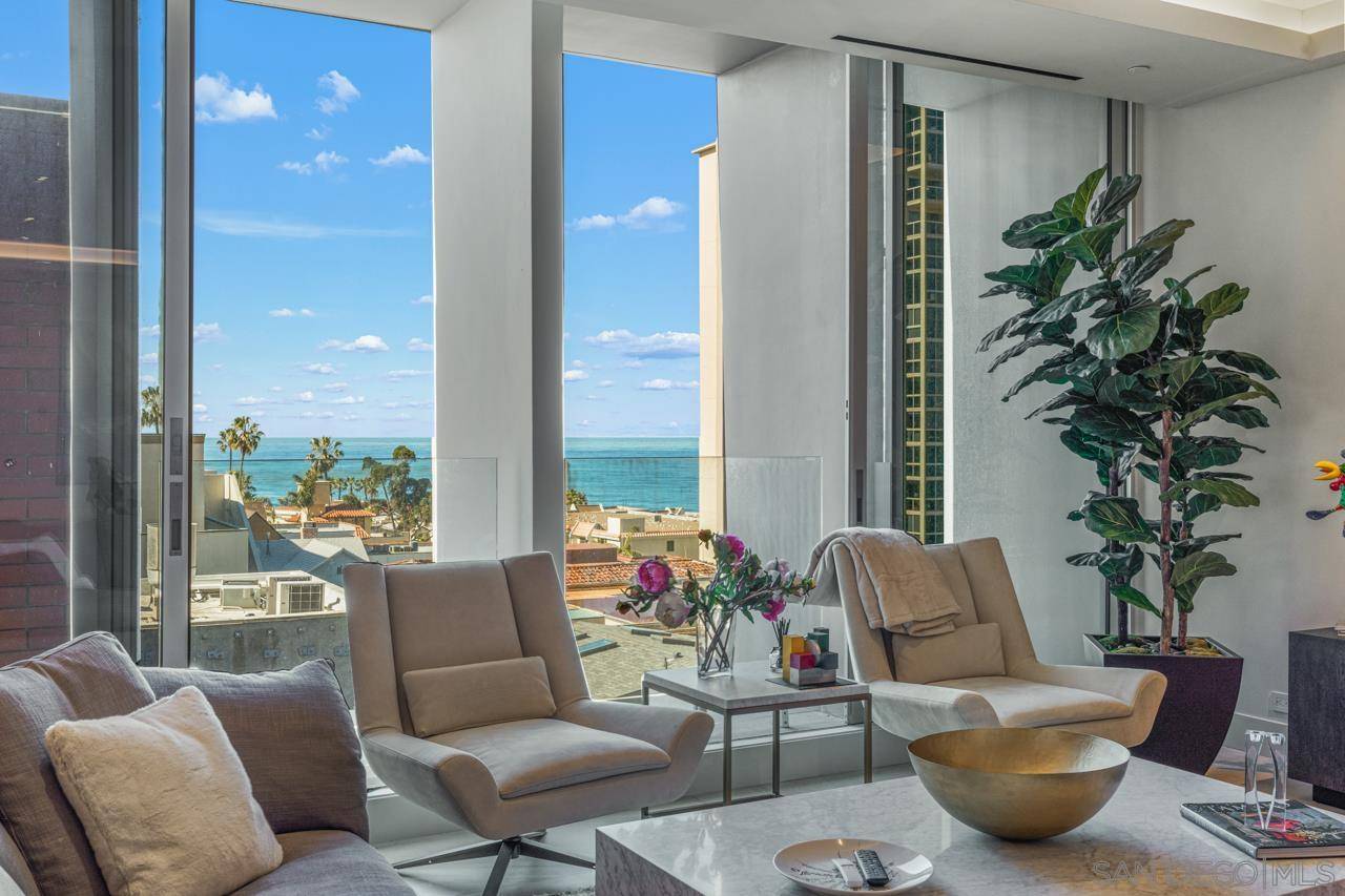 La Jolla, CA 92037,1020 Prospect St #205