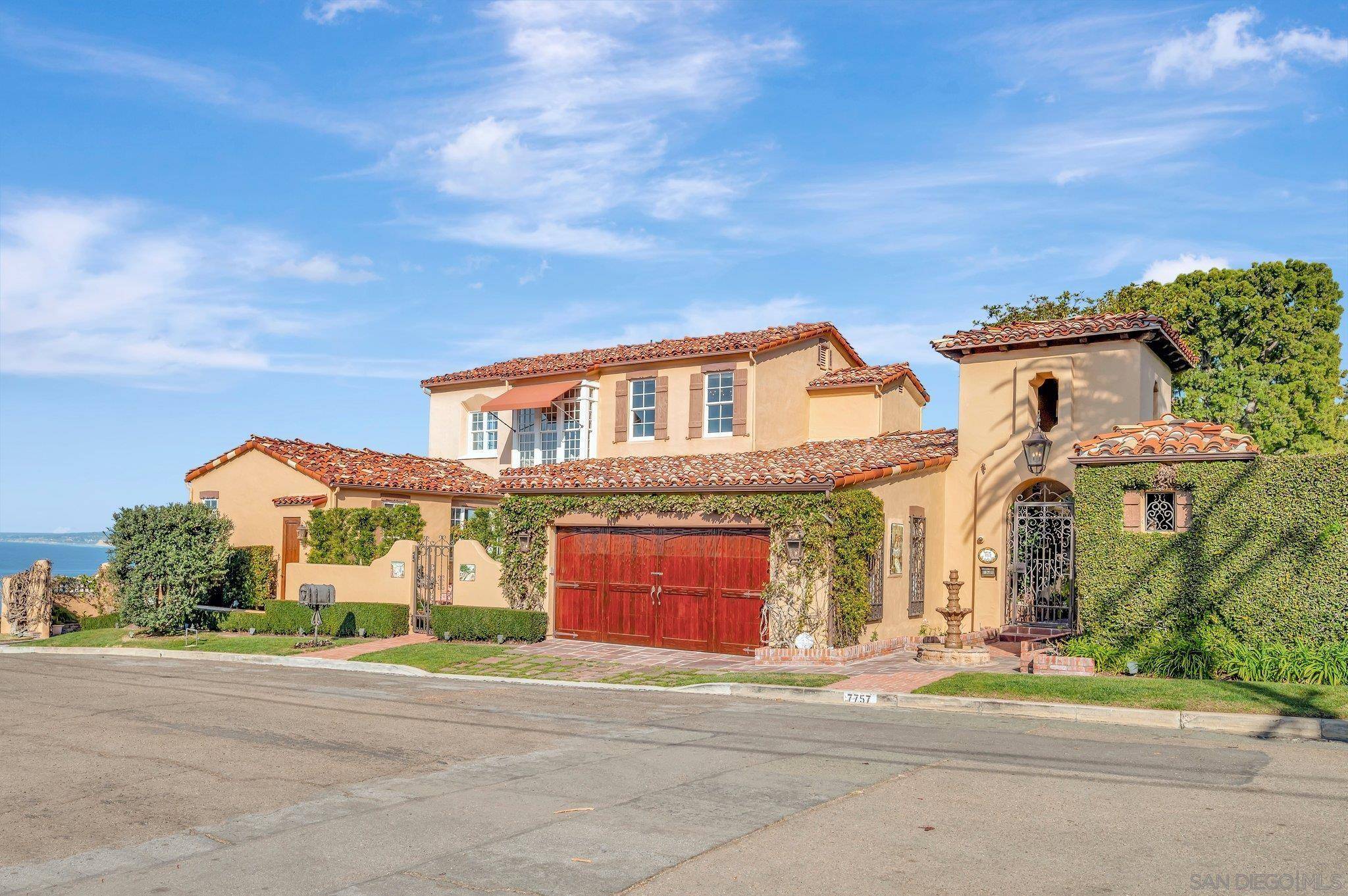 La Jolla, CA 92037,7757 Whitefield Place