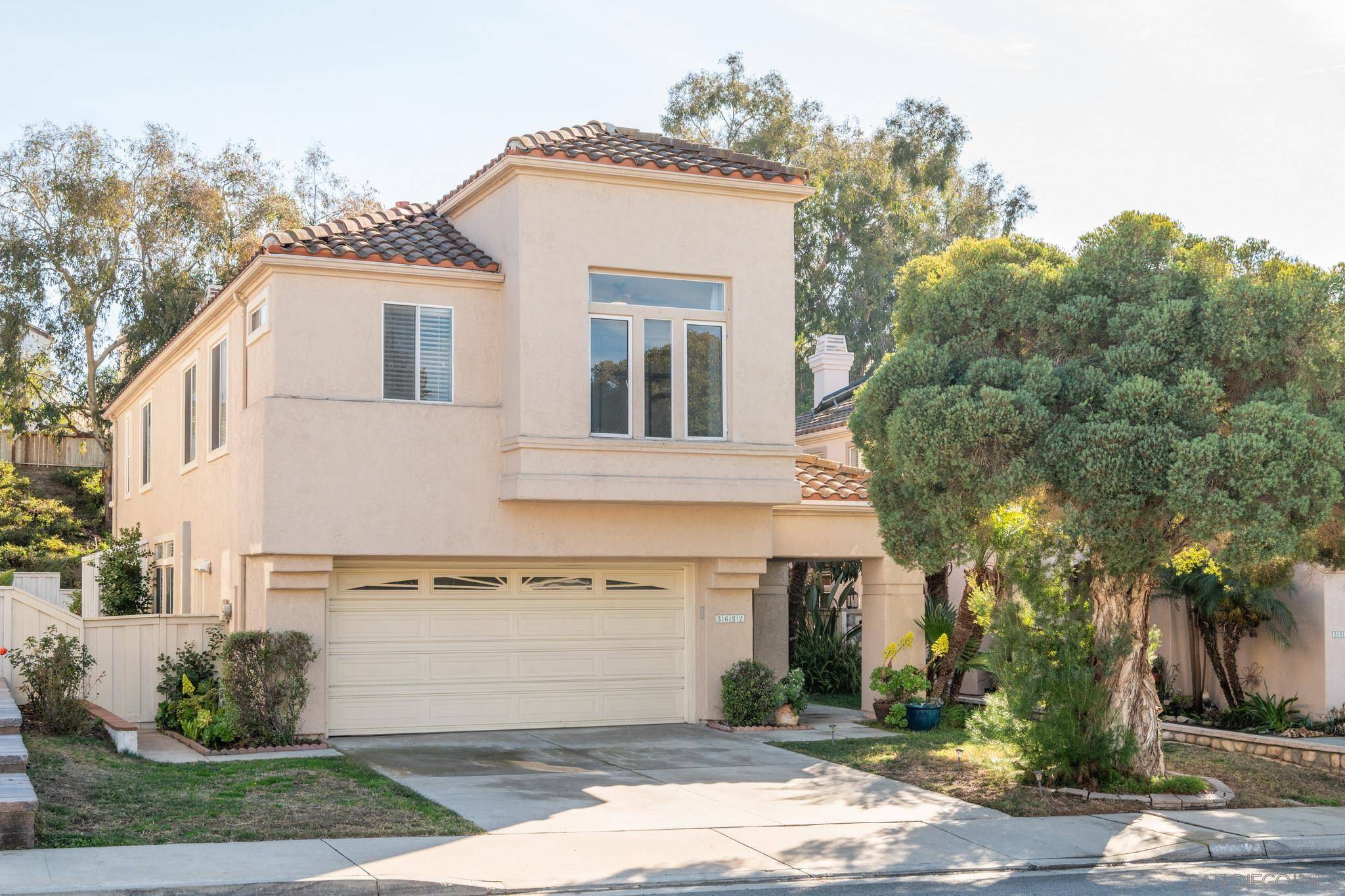 Oceanside, CA 92056,3682 Via Bernardo