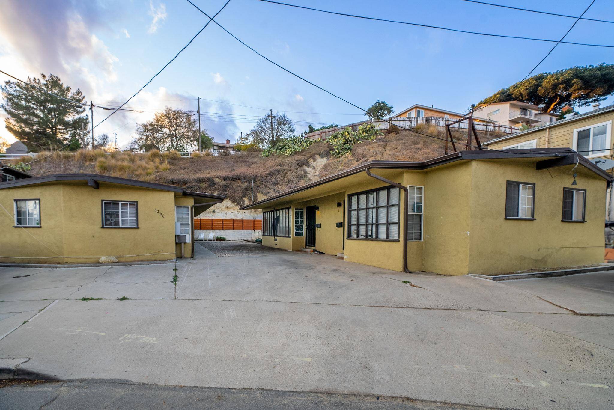 San Diego, CA 92103,3206-16 Reynard Way