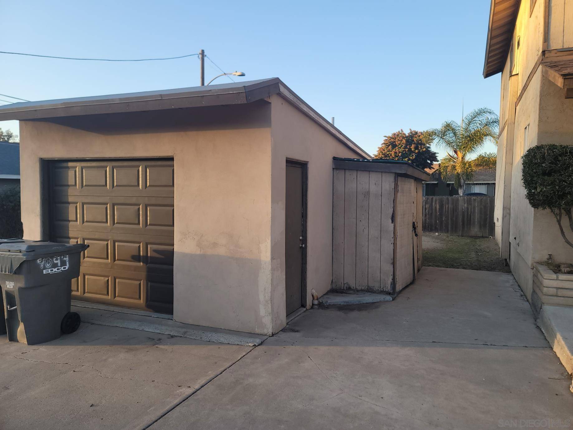 Spring Valley, CA 91977,9044-9046 Lamar St