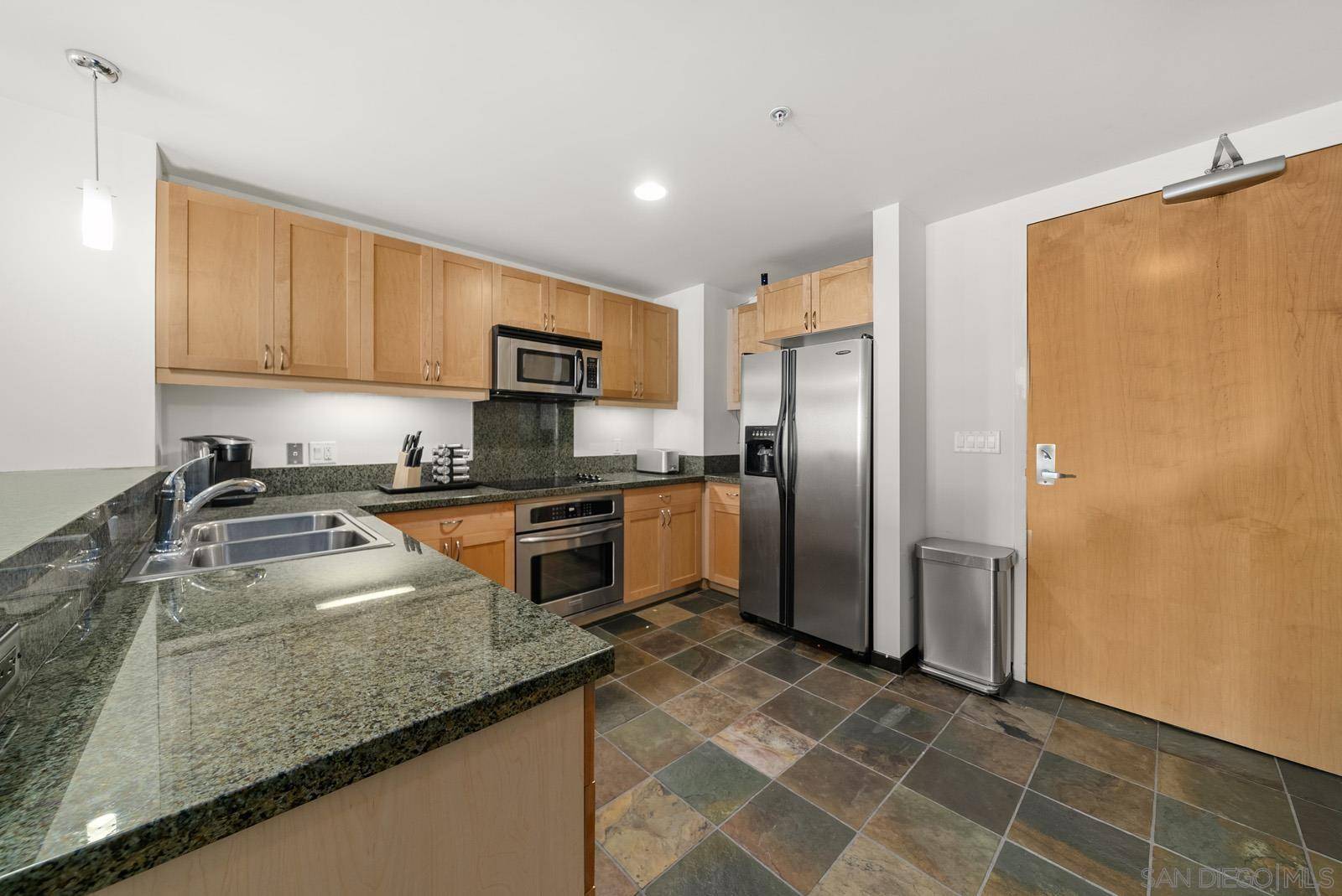 San Diego, CA 92101,1150 J St #522