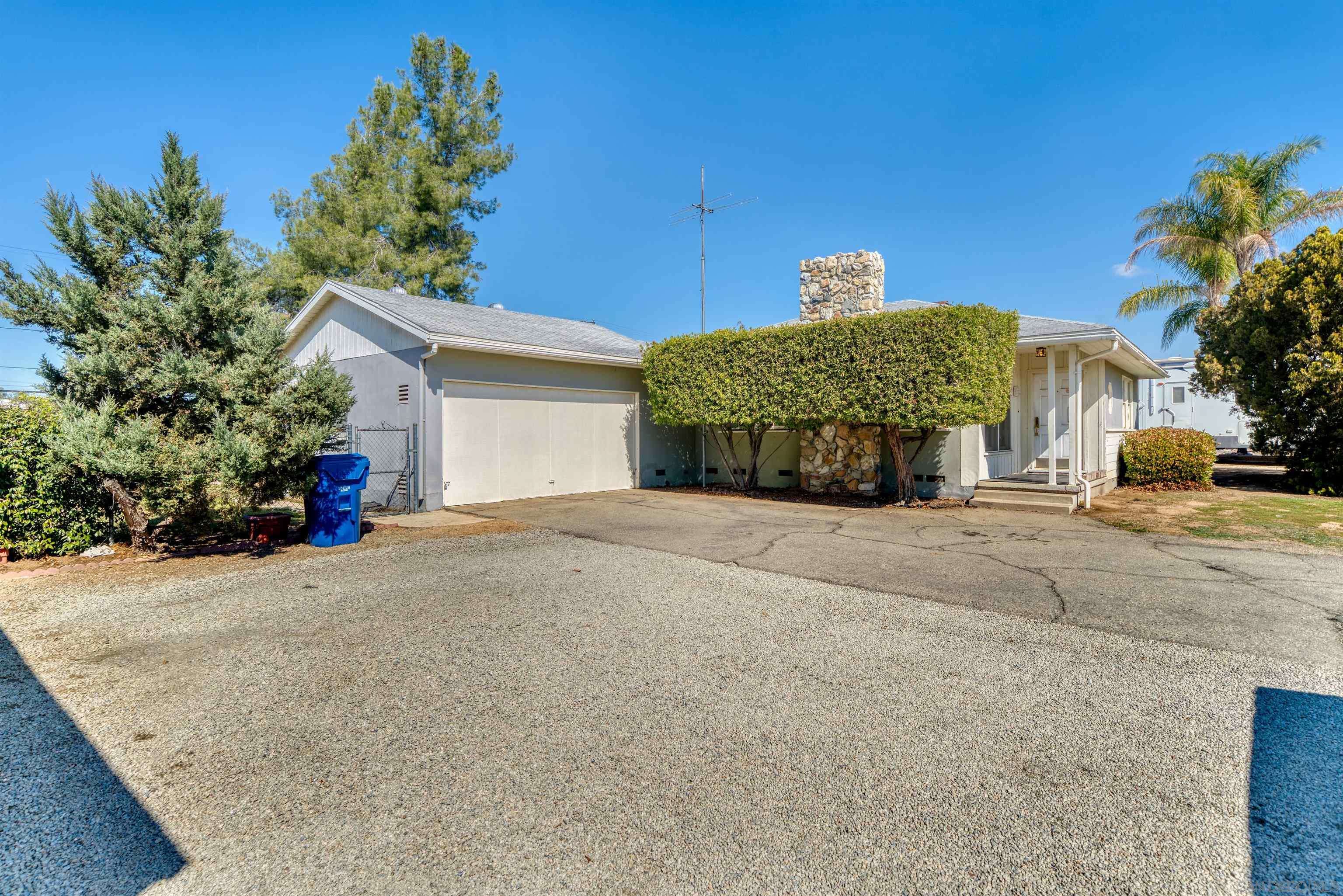 Ramona, CA 92065,525 D St