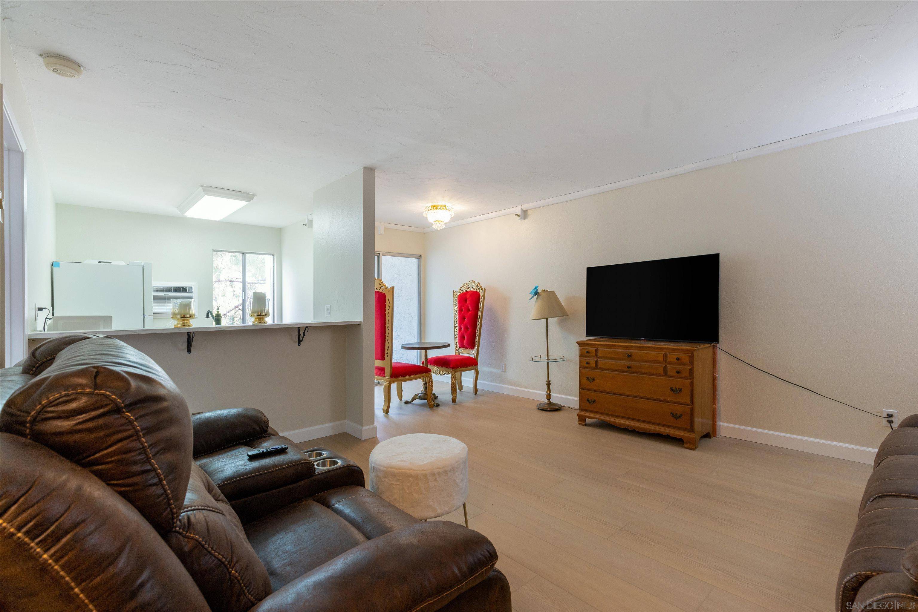 La Mesa, CA 91942,7500 Parkway Dr #306