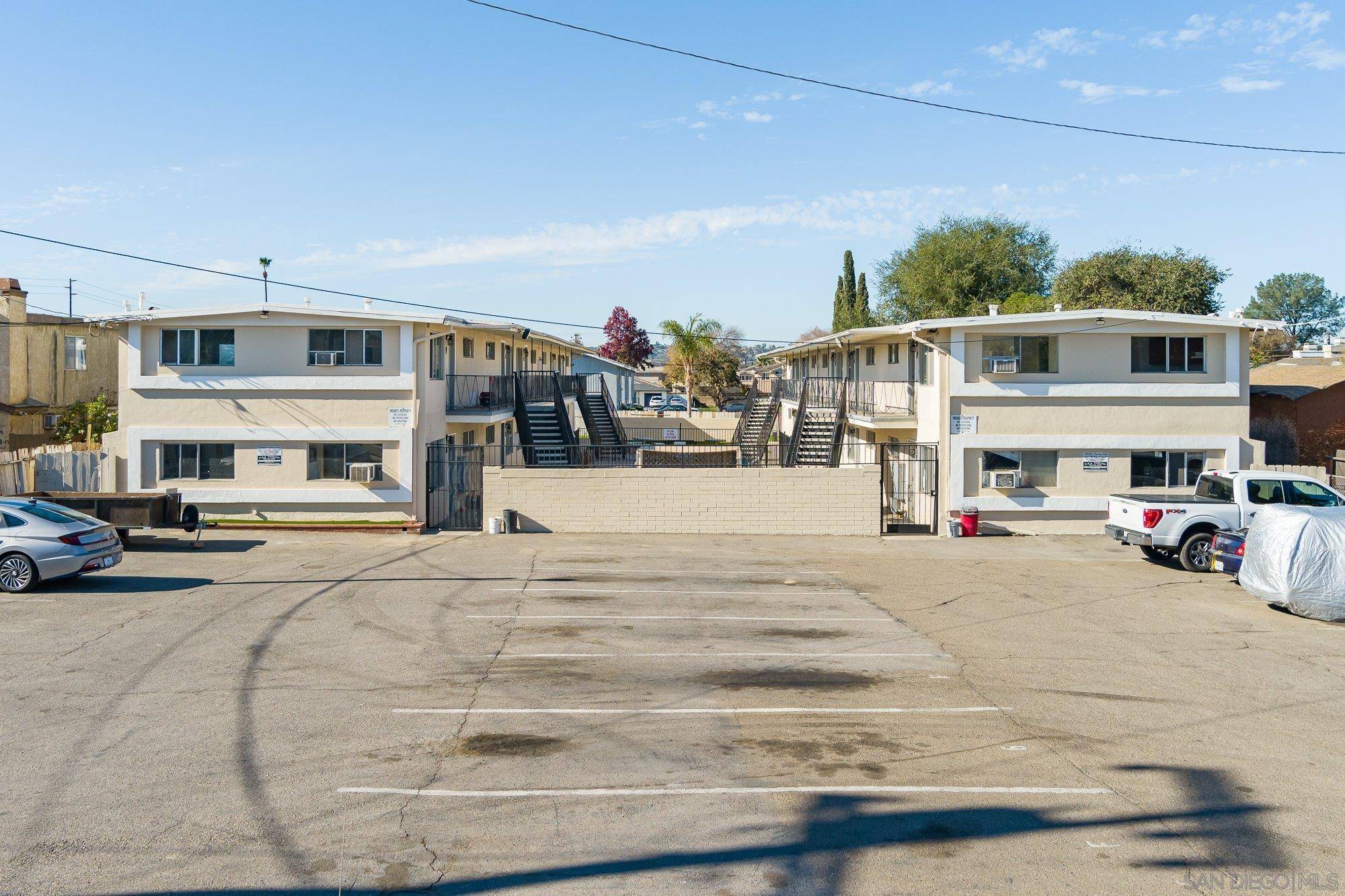 El Cajon, CA 92021,532 N 1st St
