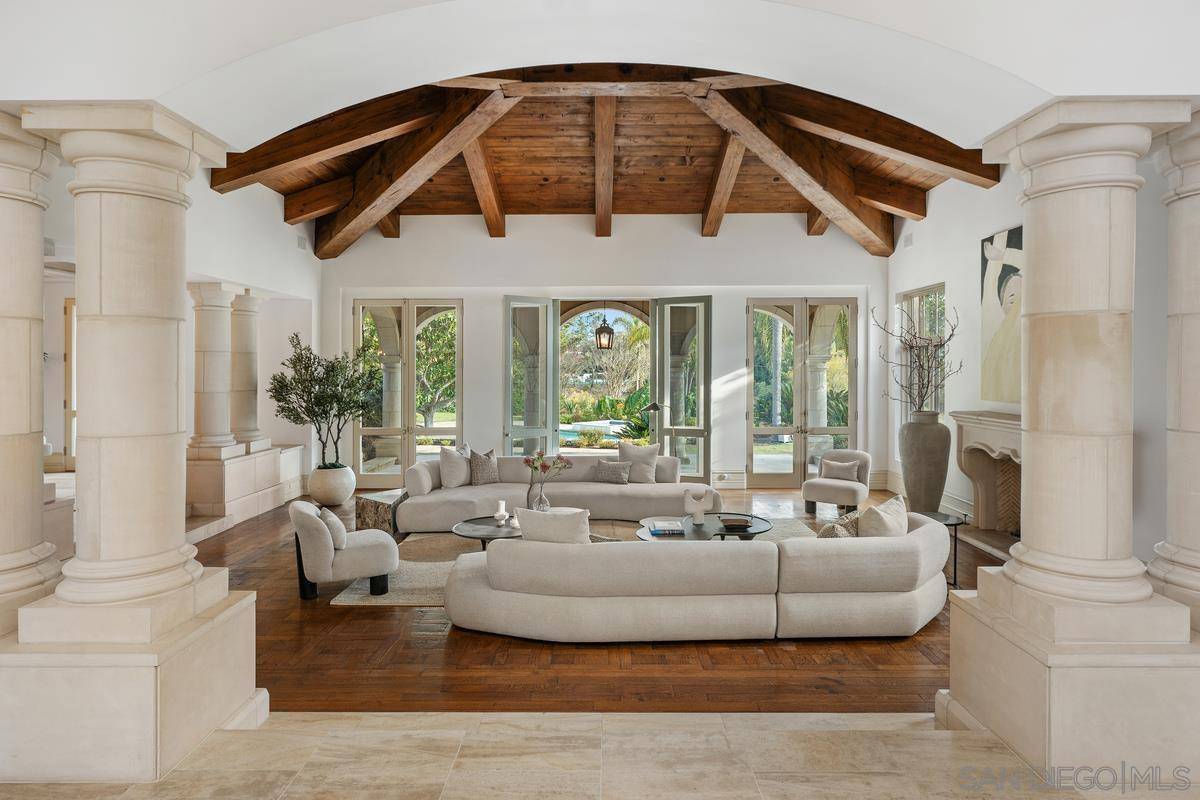 Rancho Santa Fe, CA 92067,6372 Las Colinas