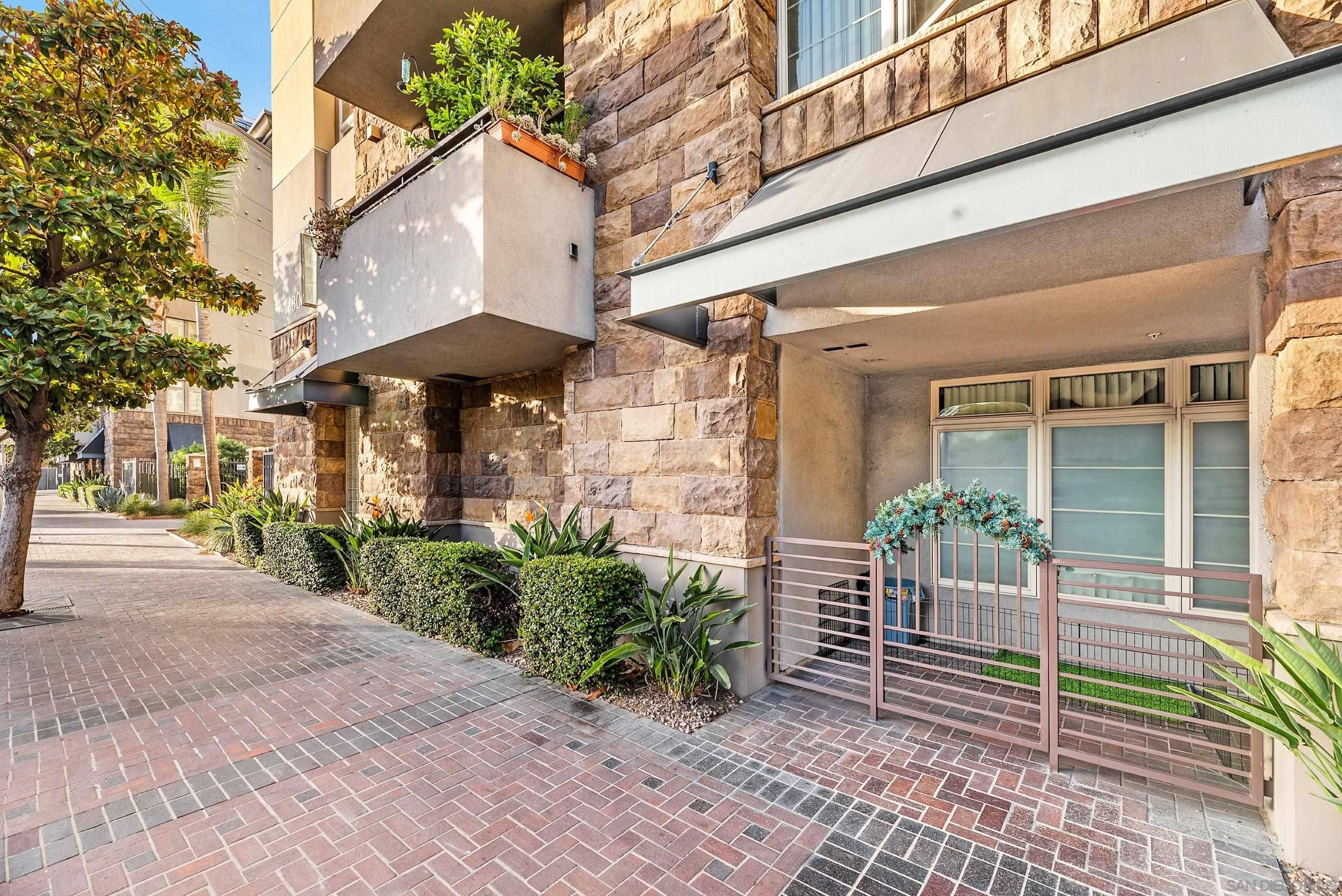 San Diego, CA 92101,1480 Broadway #2101