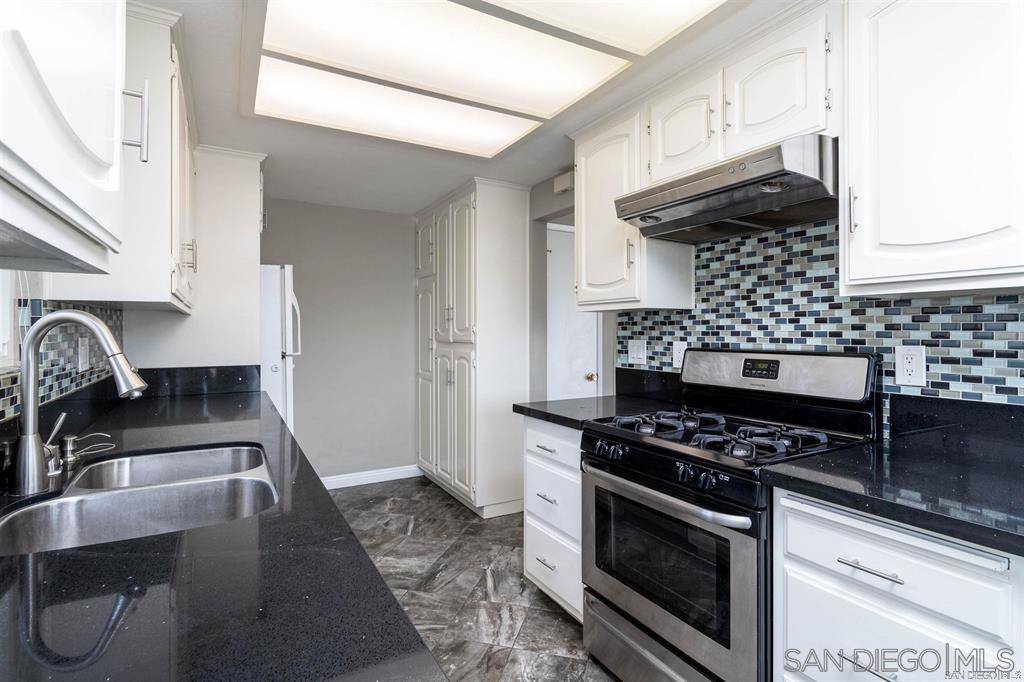 San Diego, CA 92139,6274 Chadwick Ave