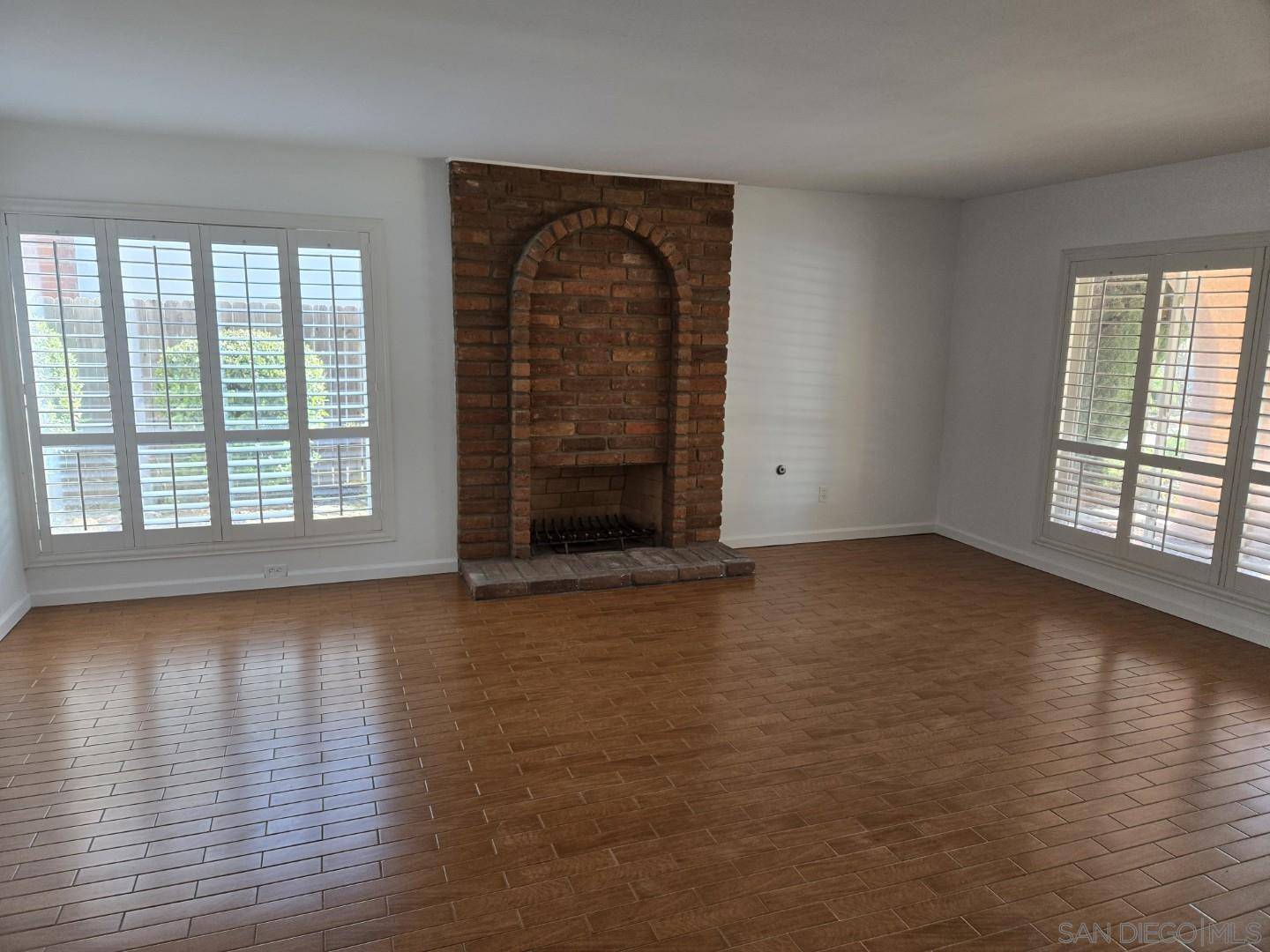 San Diego, CA 92119,6437 Lake Arrowhead Drive
