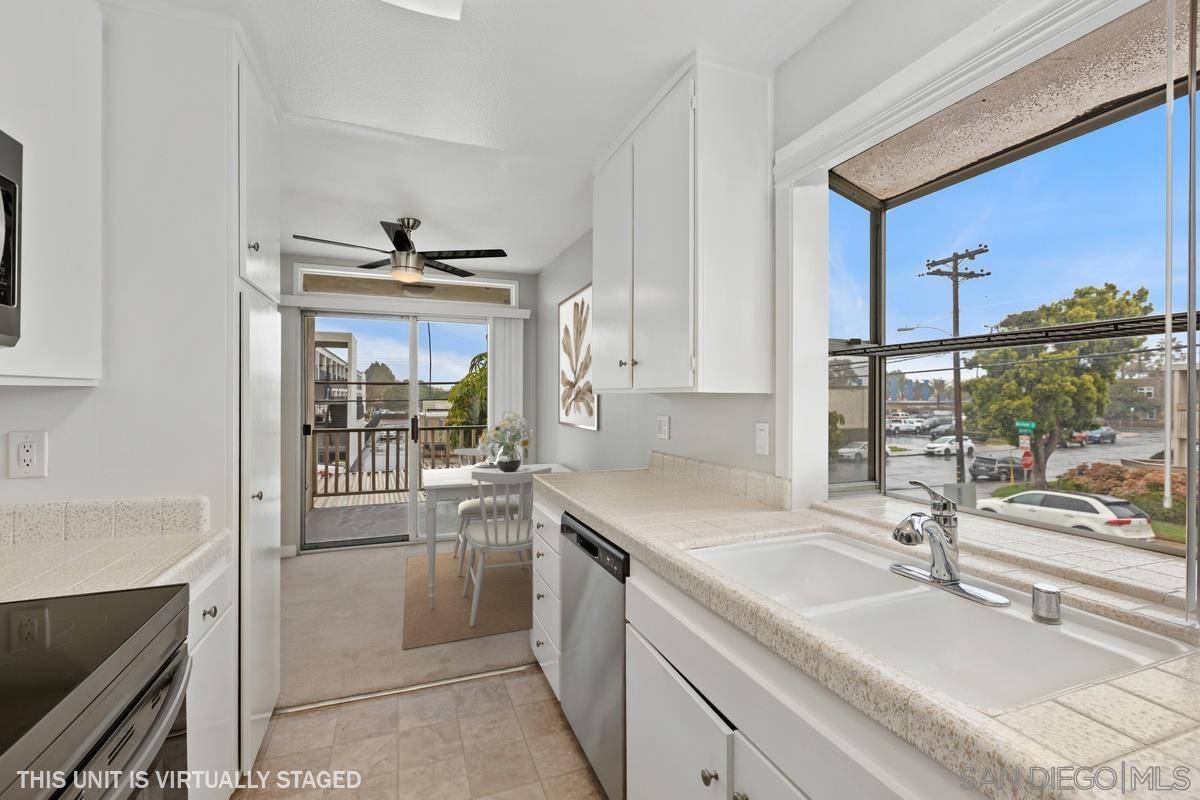 San Diego, CA 92110,3063 Barnard #4