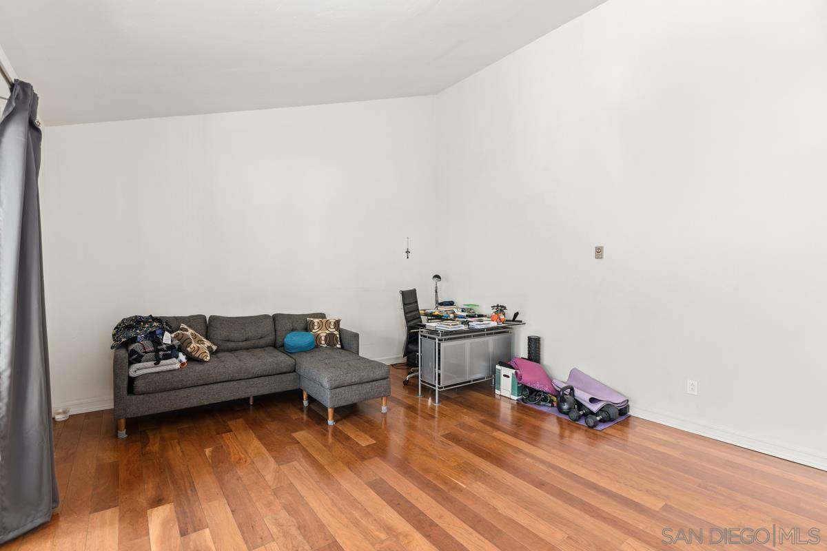 San Diego, CA 92120,5412 Adobe Falls Rd #15