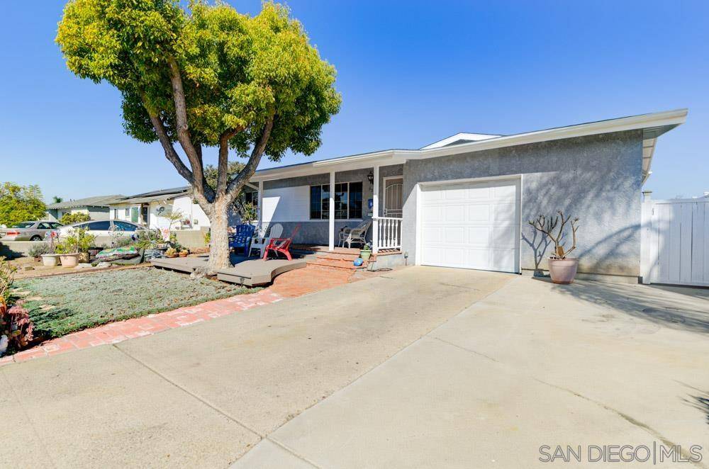 San Diego, CA 92115,6818 Harvala St