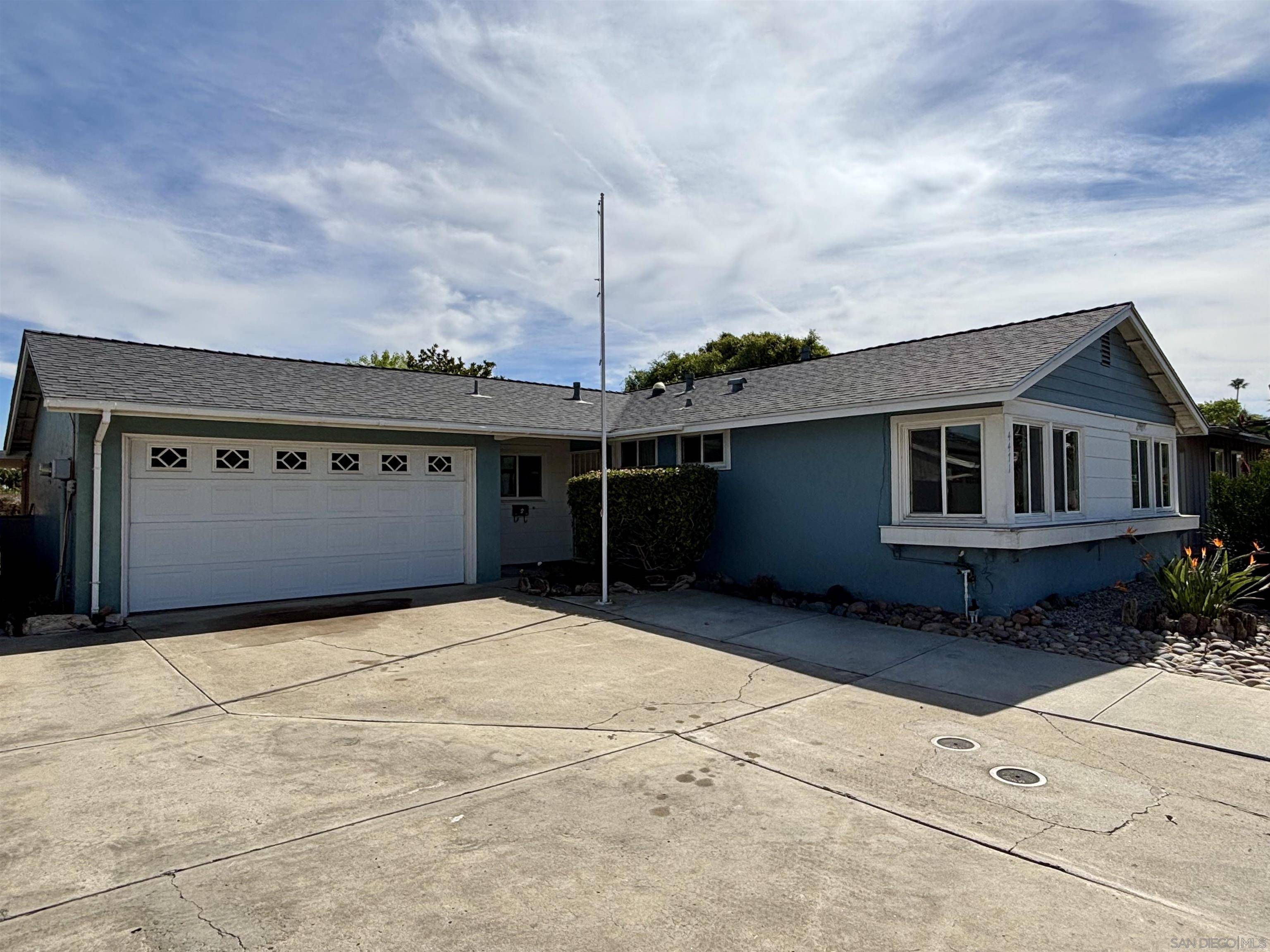 San Diego, CA 92117,4471 Moraga Ave